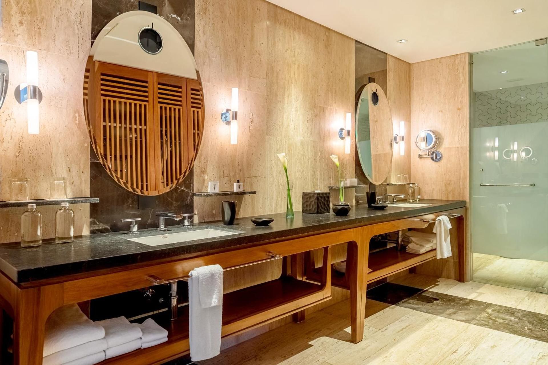 Calle Corazon Suite, Downtown House