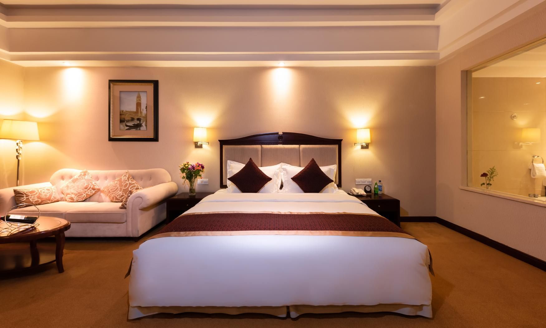 Deluxe King Bed