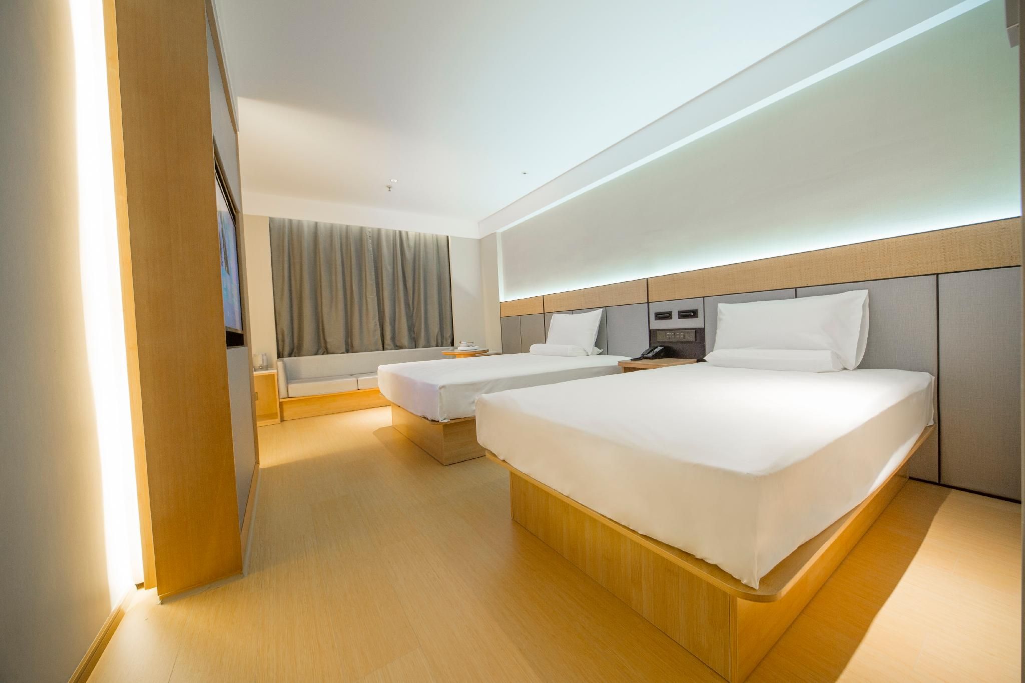 Huazhu - Family Room