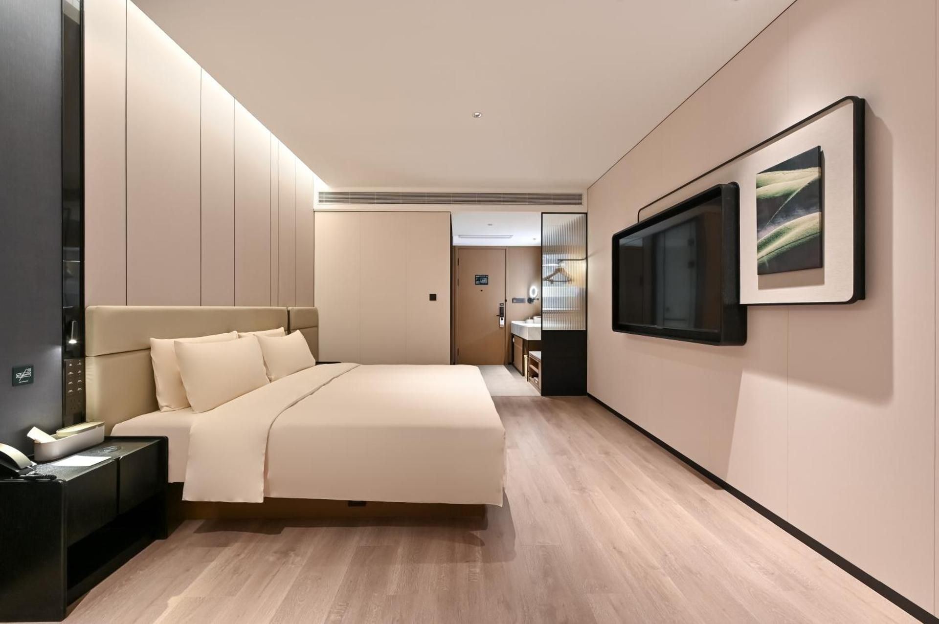 Elegant Queen Room