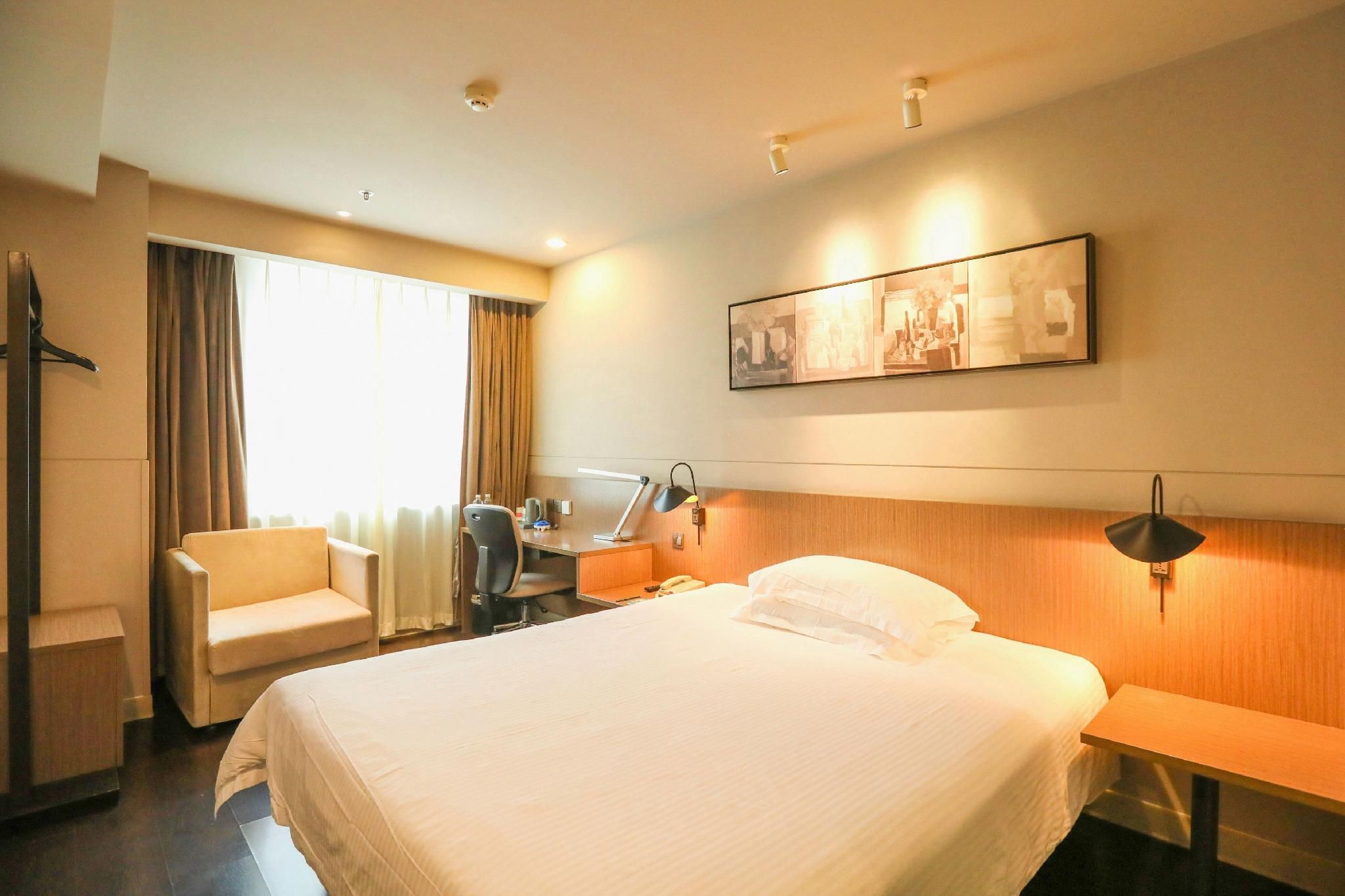 WH - Superior Bed Room
