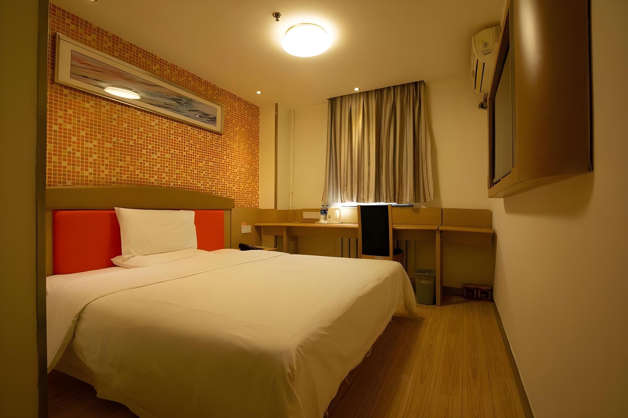 Business Queen Room