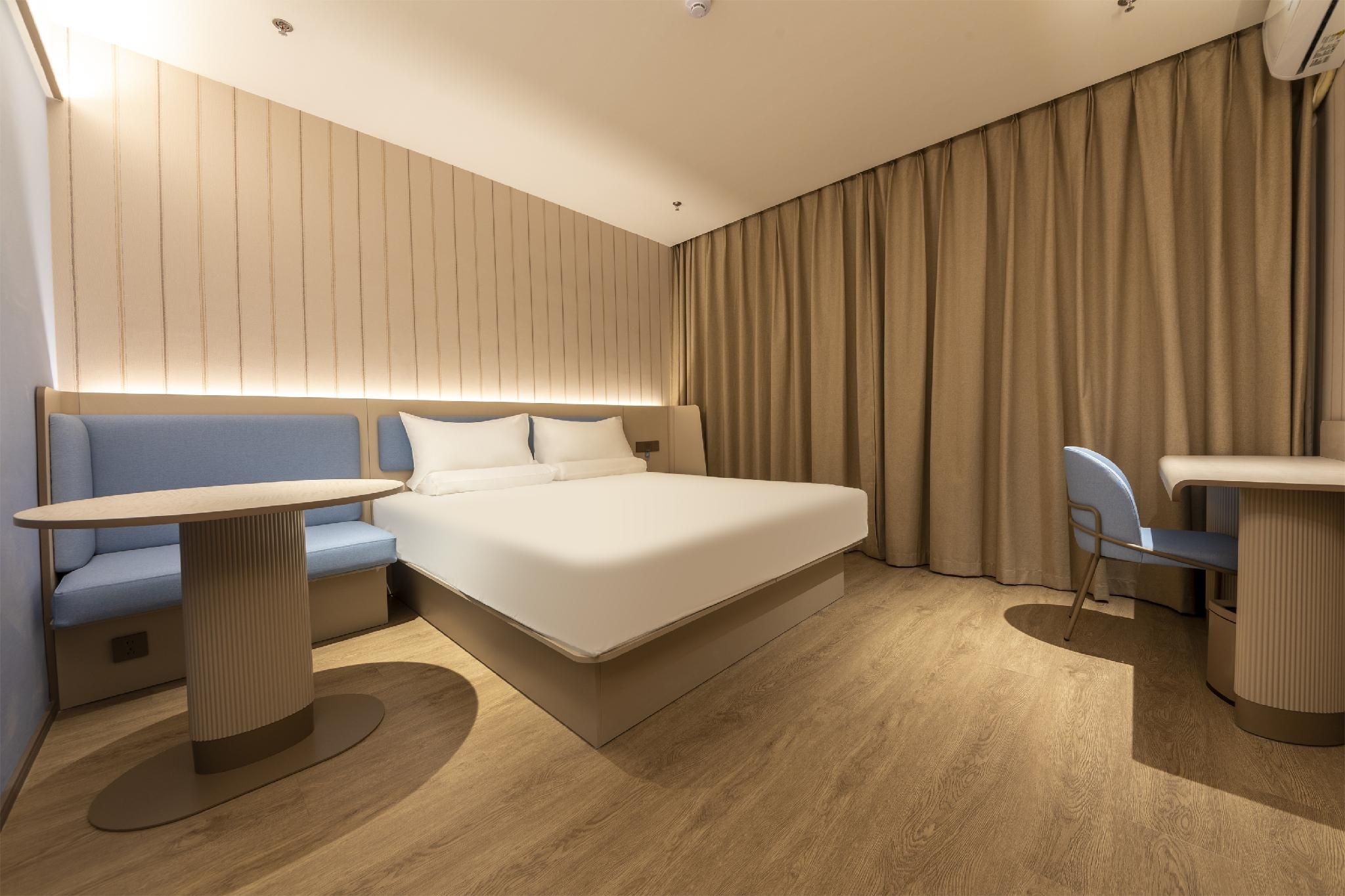 Business Queen Bed Room
