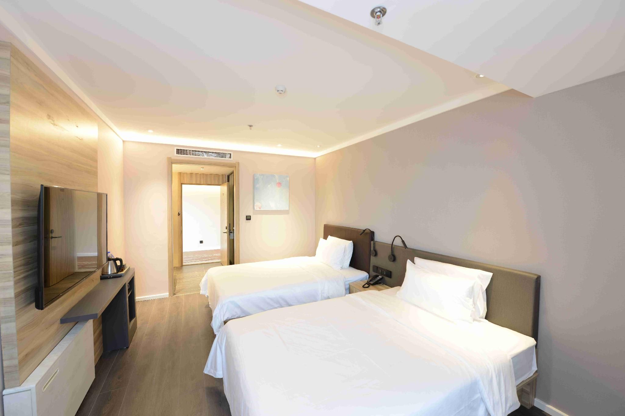 Huazhu - Family Room