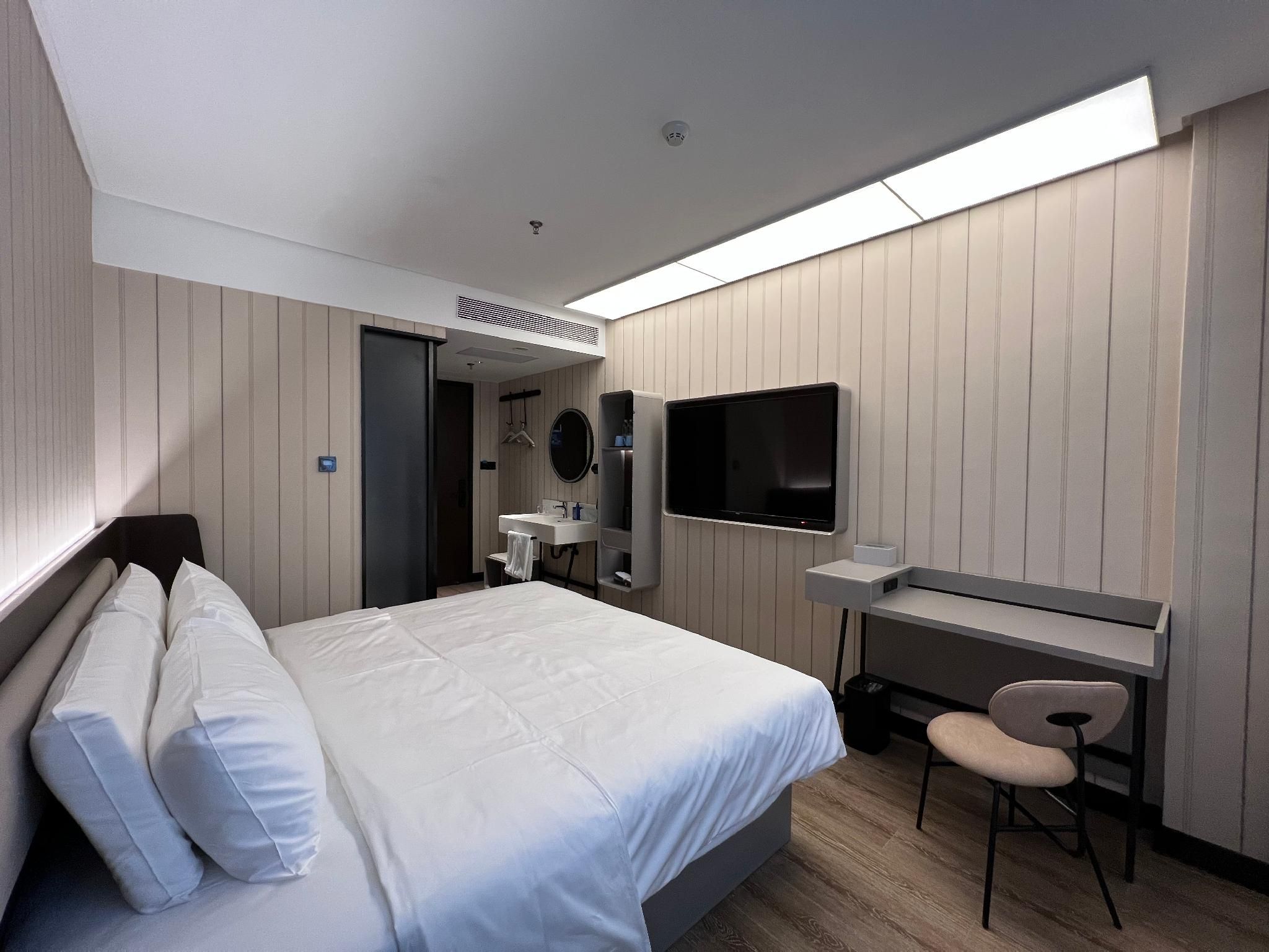 Huazhu - Superior BedRoom