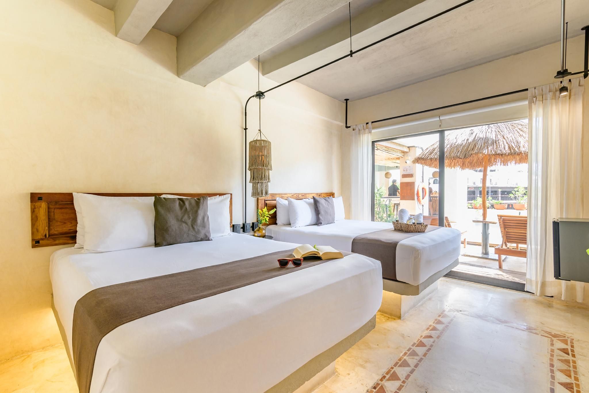Superior Poolside Double Room