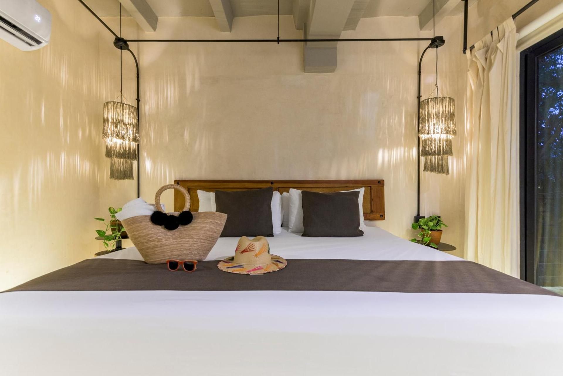 Deluxe Suite with Spa Bath