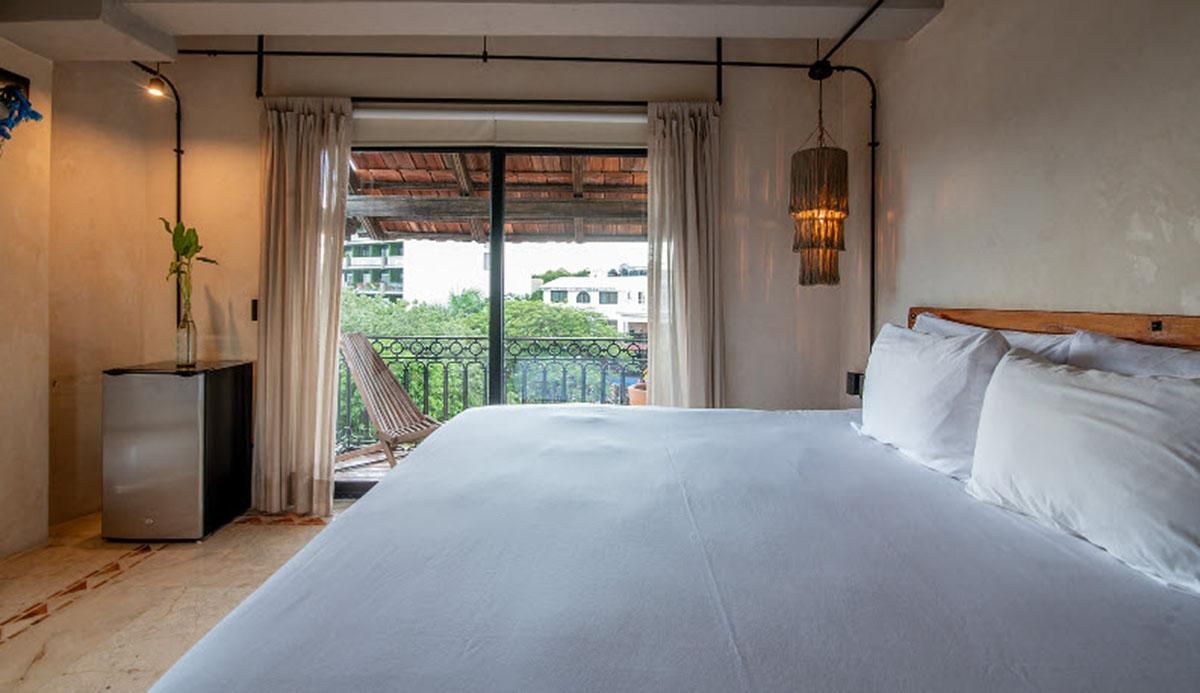 Deluxe Queen Room with Terrace