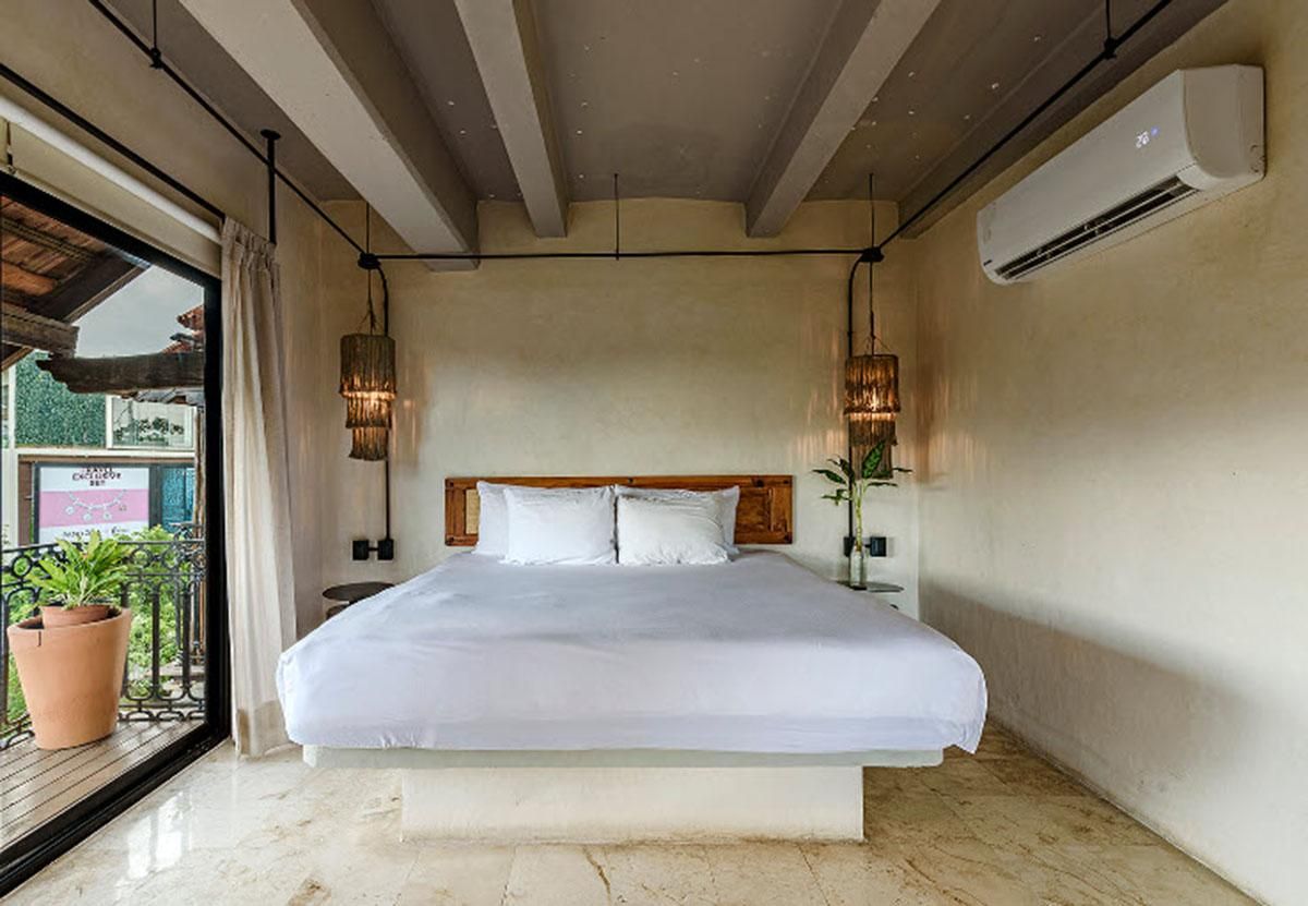 Deluxe Queen Room with Terrace