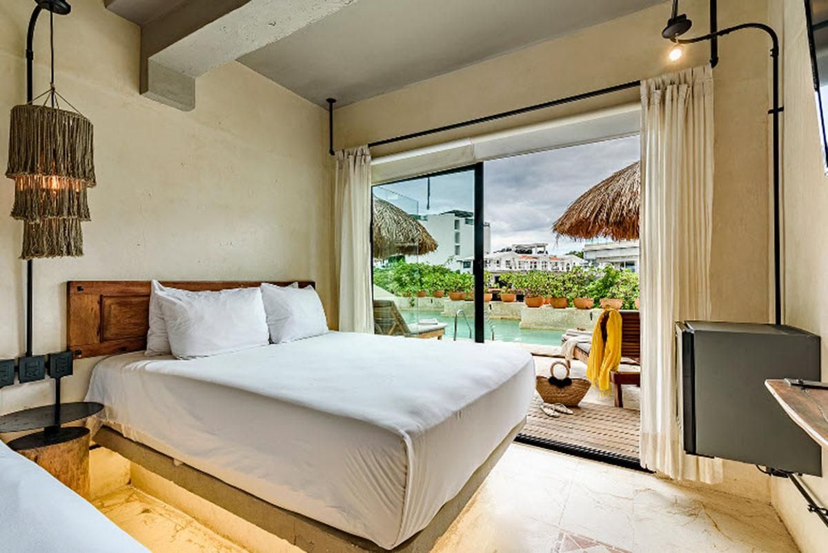 Superior Poolside Double Room