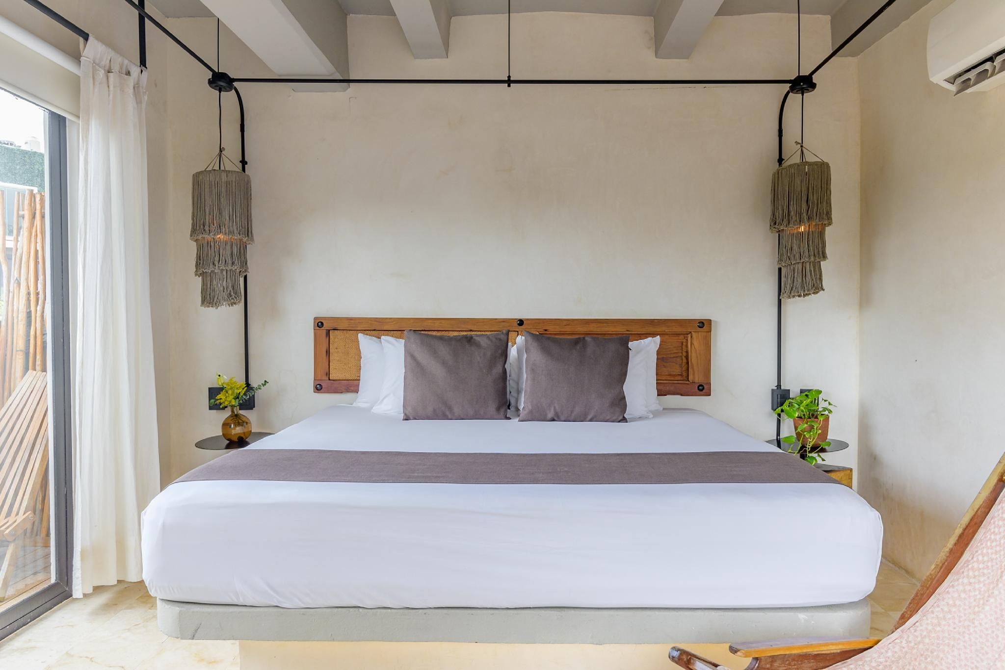 Master Suite with King Bed
