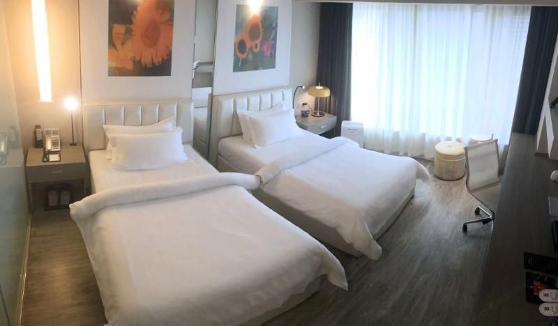 Extreme Sassy Twin Room