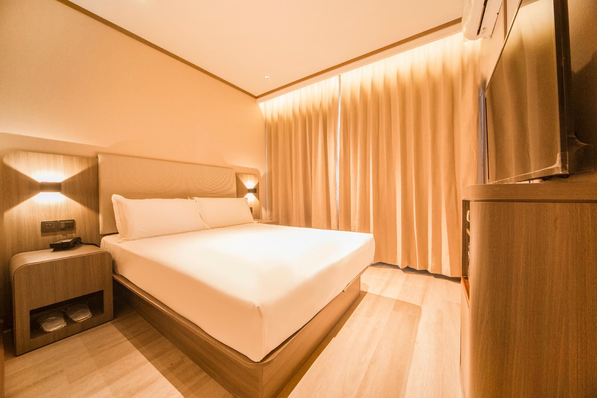 Huazhu - Room With Bed