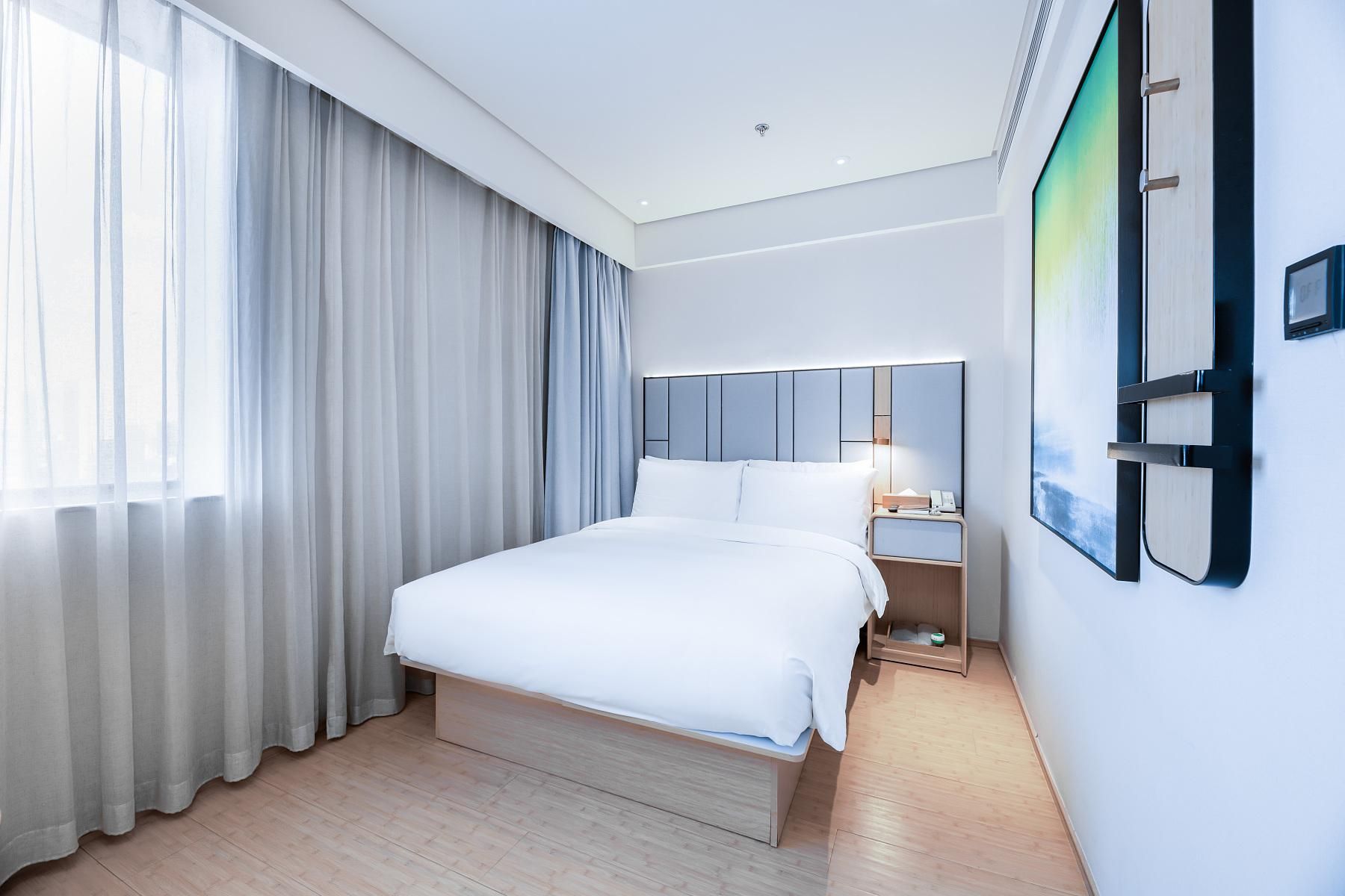 Ji Hotel Shenyang Sanhao Street Huazhu - Superior BedRoom 3