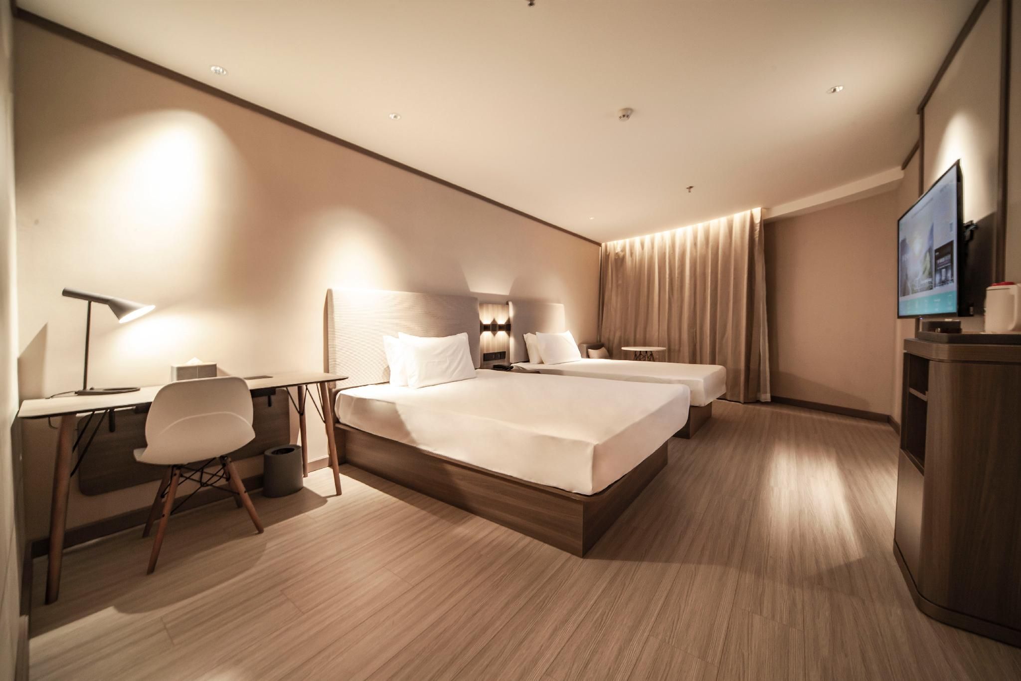Huazhu - Family Room
