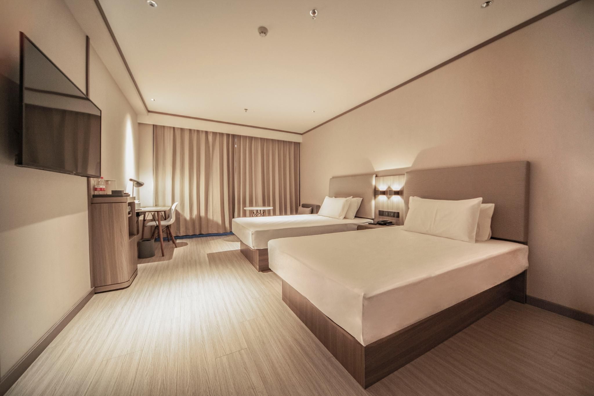 Twin Business Room
