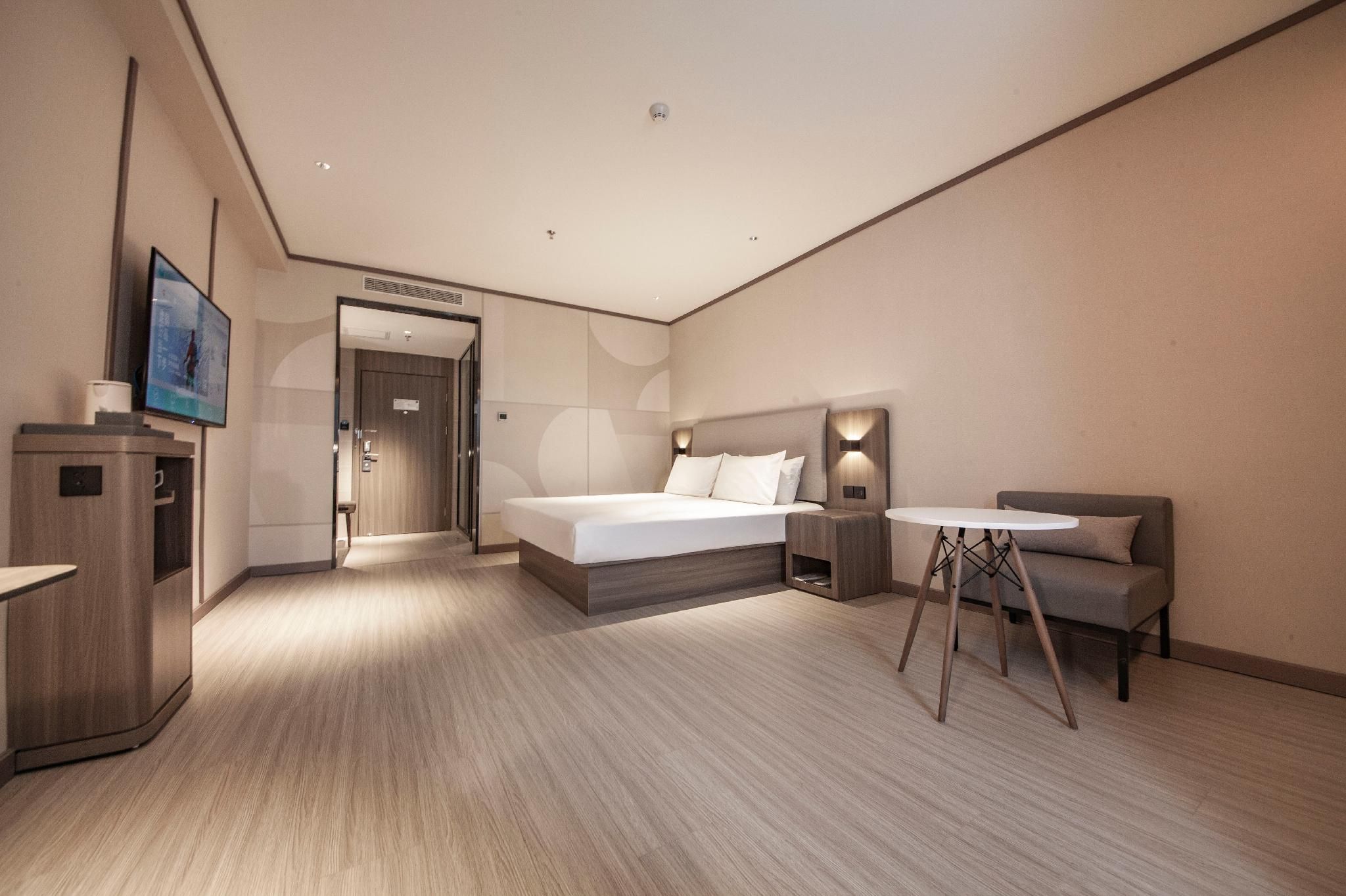 Business Queen Bed Room