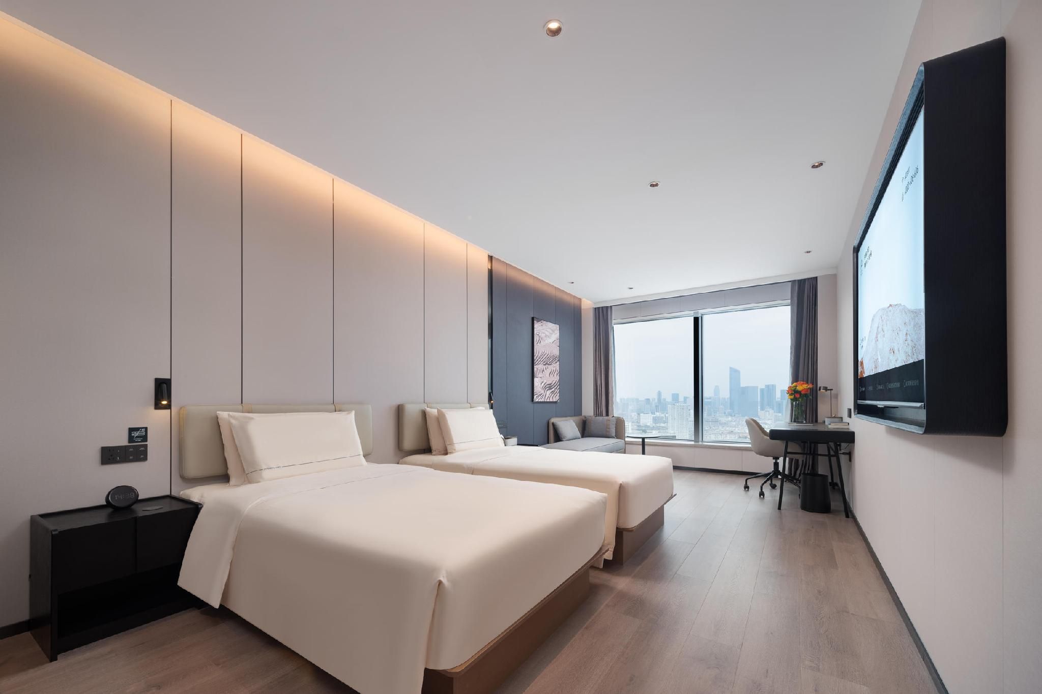 Premier Twin, City View