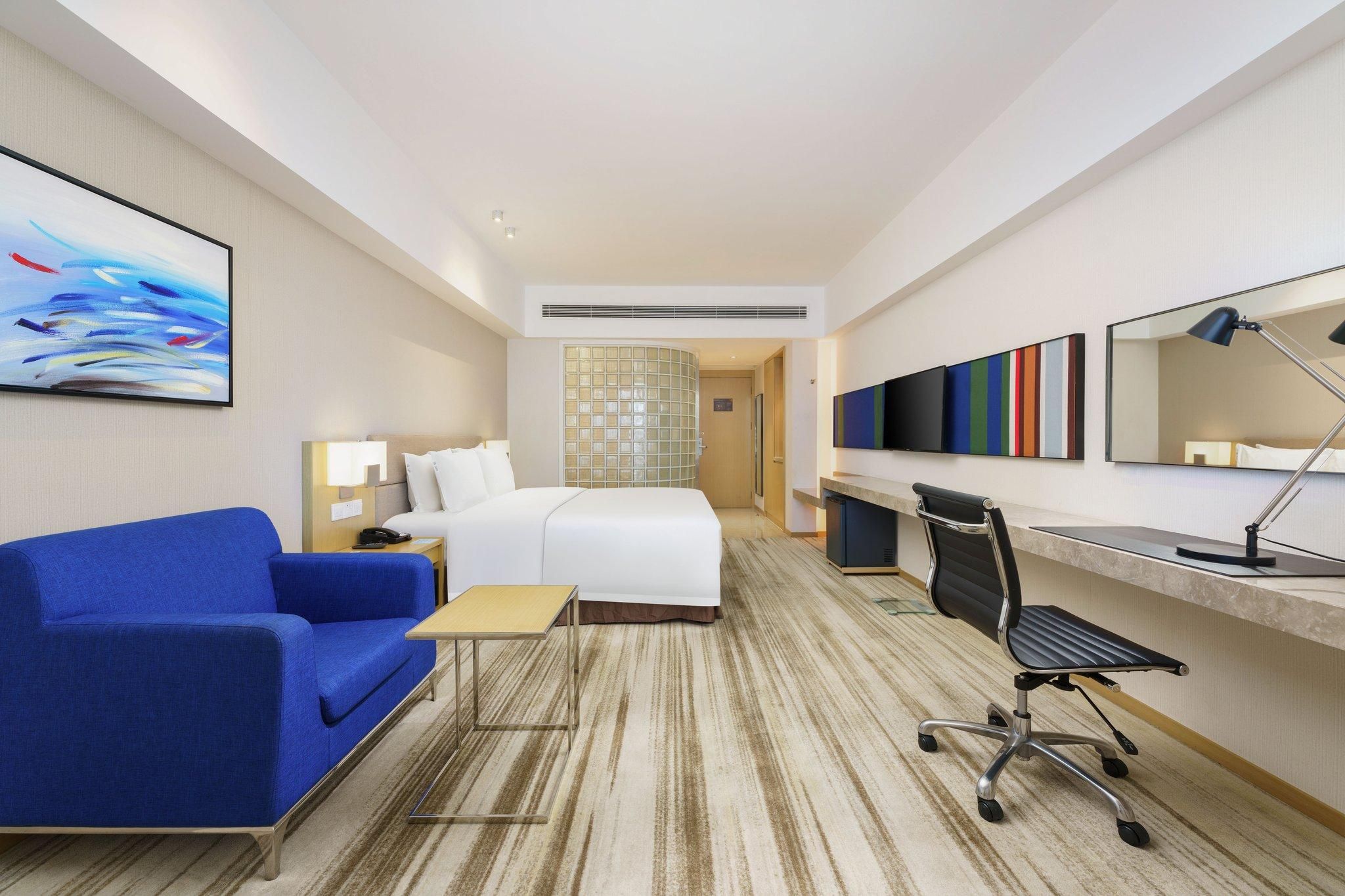 1 King Standard Extra Floor Space High Floor N