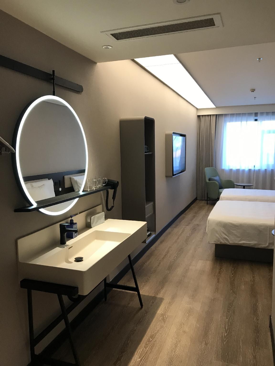 Huazhu - Family Room