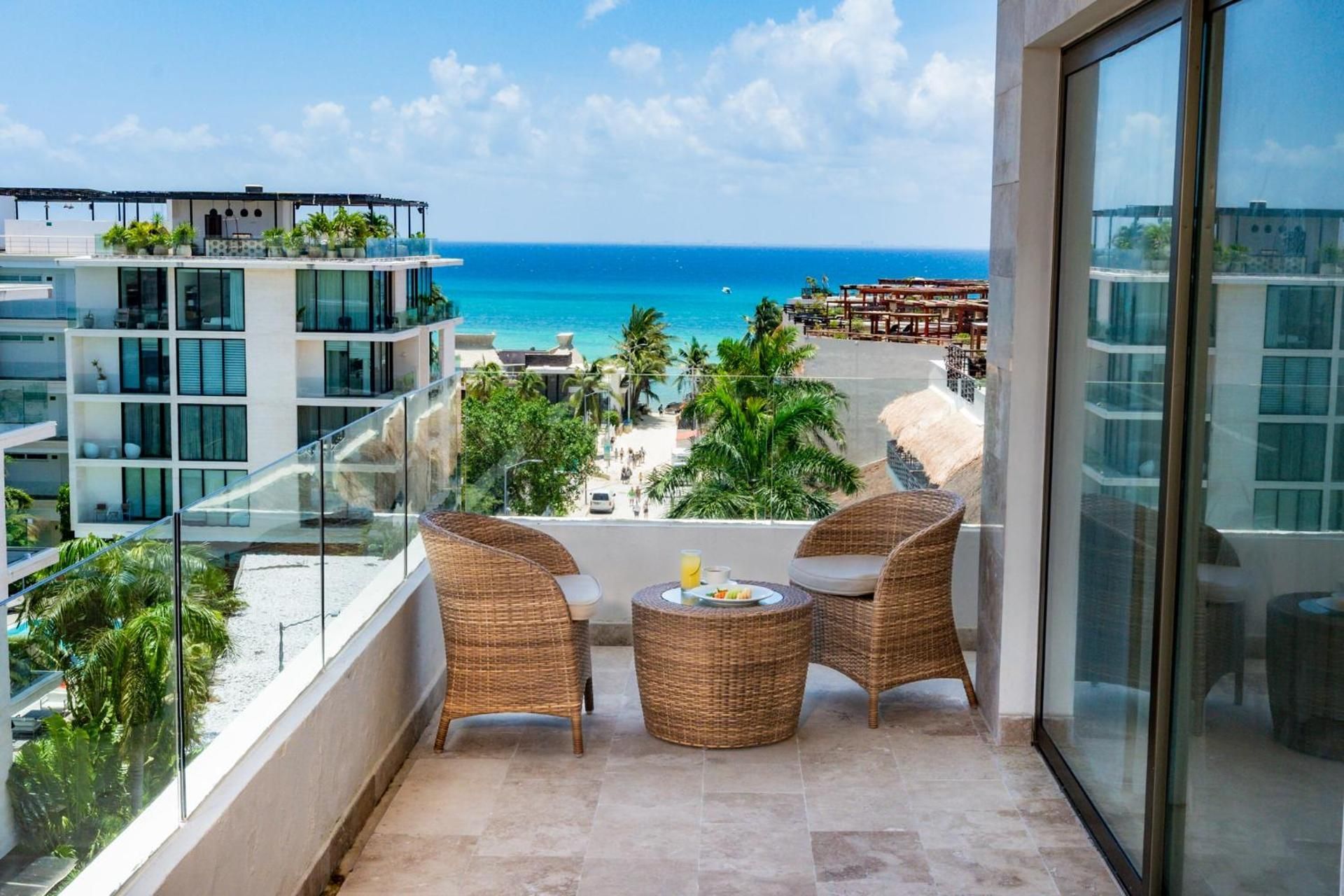 Luxurious Grand Master Suite, Partial Ocean View