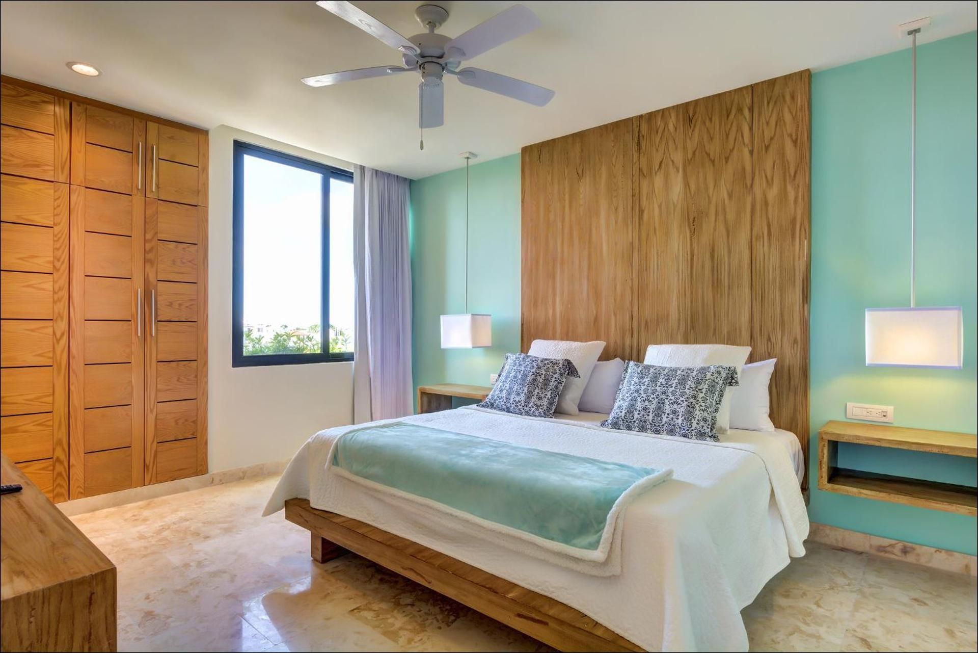 Penthouse Condo, Private Rooftop with Plunge Pool