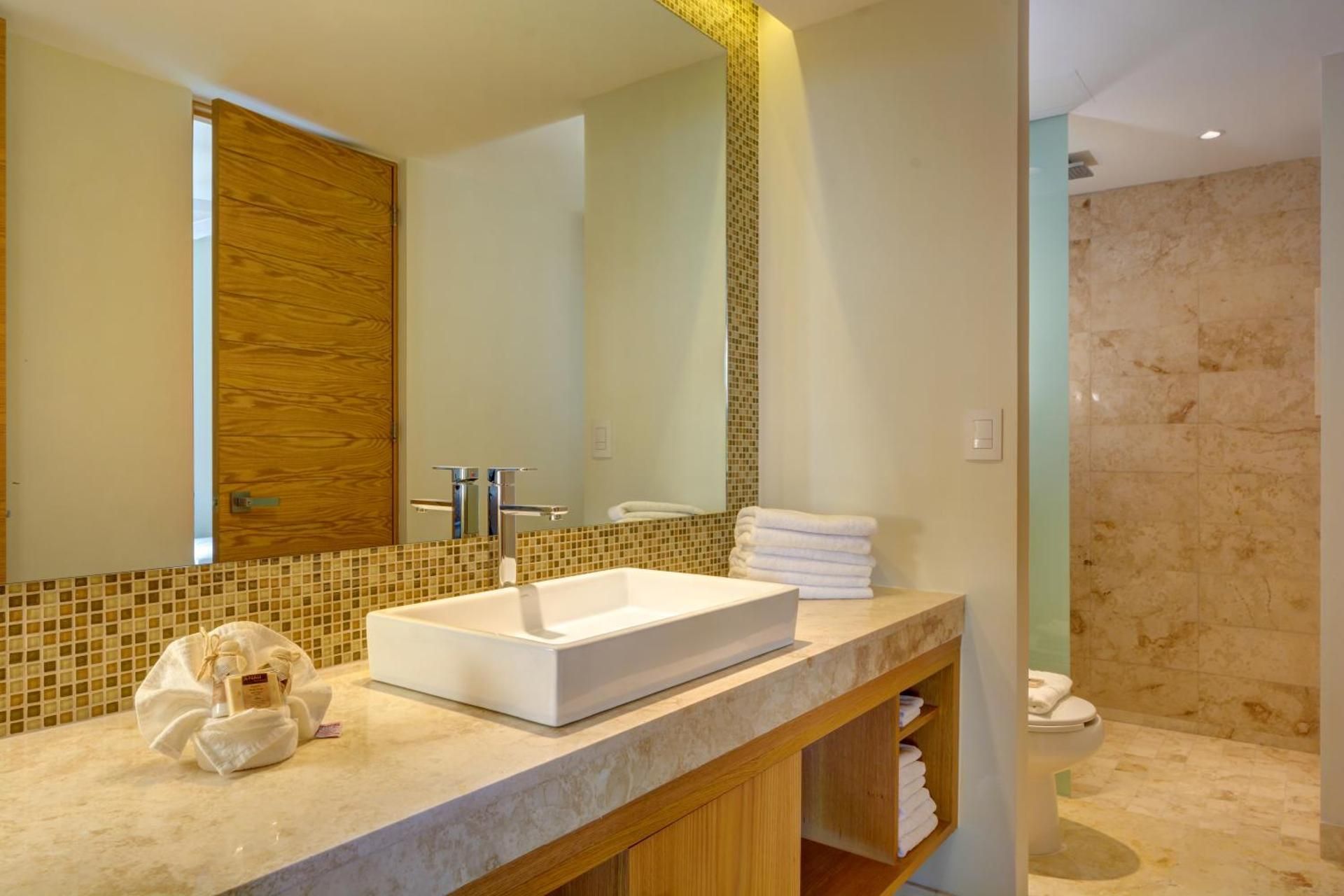 2 Bedroom Condo with Large Balcony