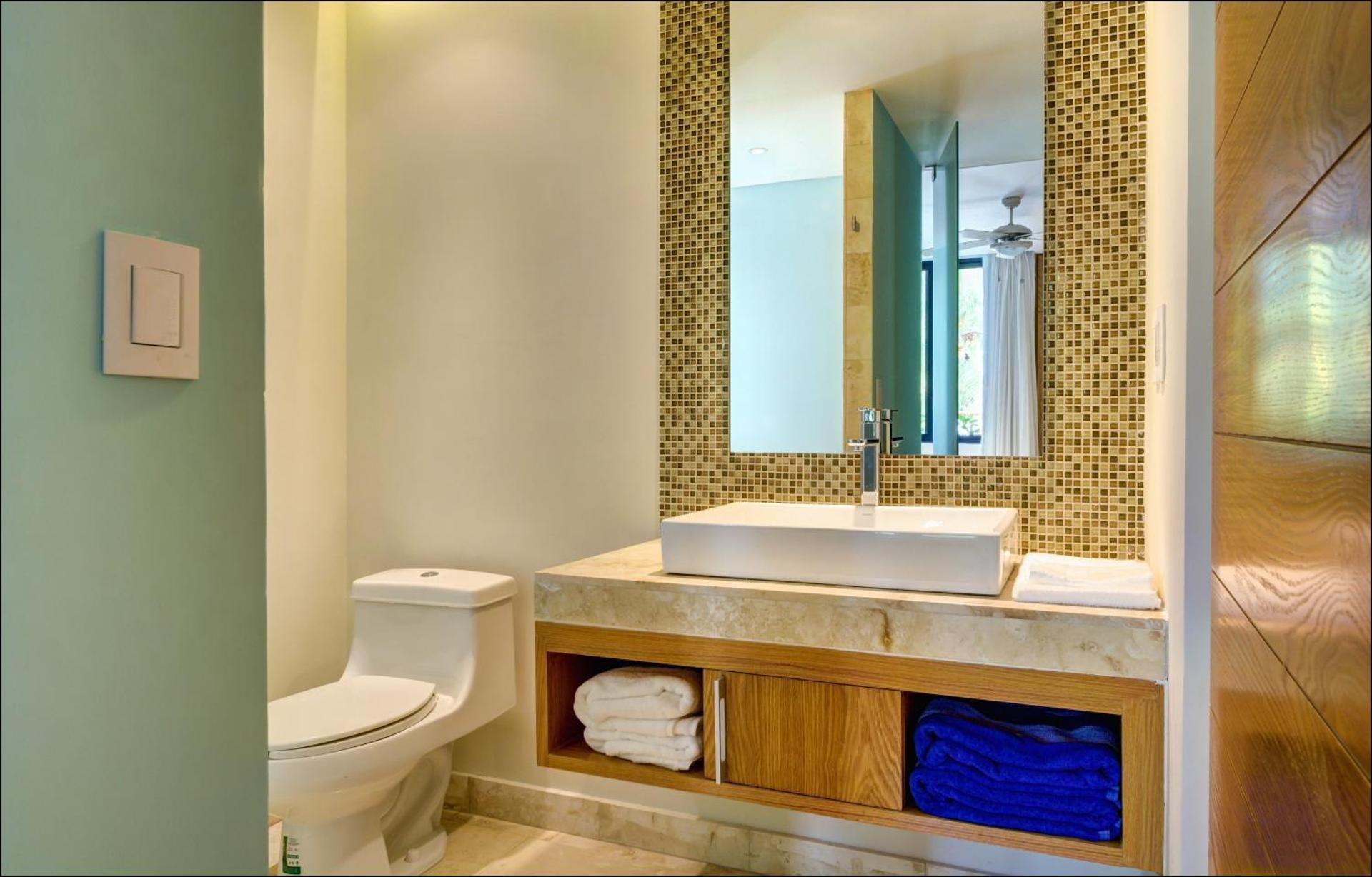 Luxury 1 Bedroom with Large Balcony
