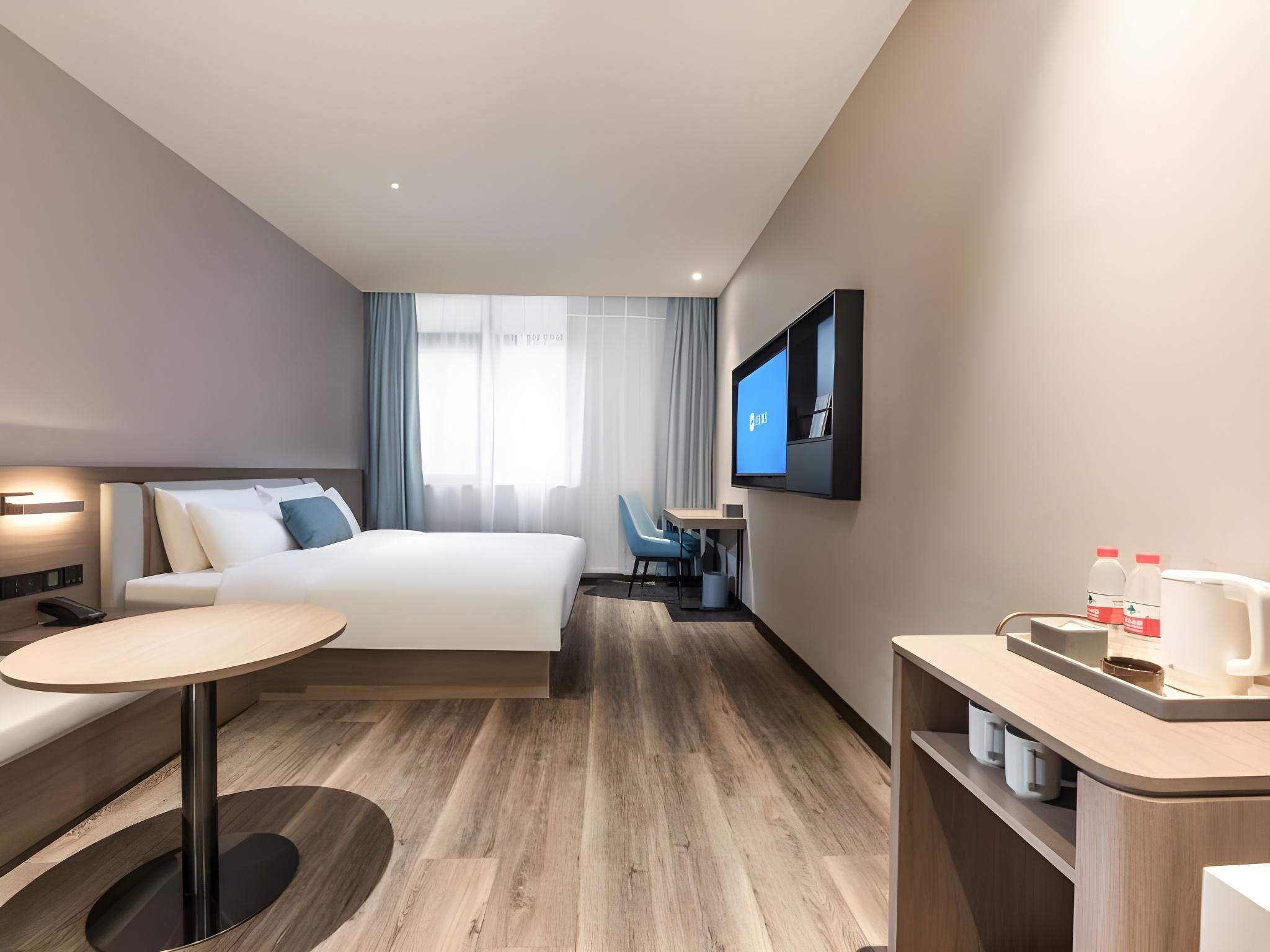 Huazhu - Deluxe Bed Room