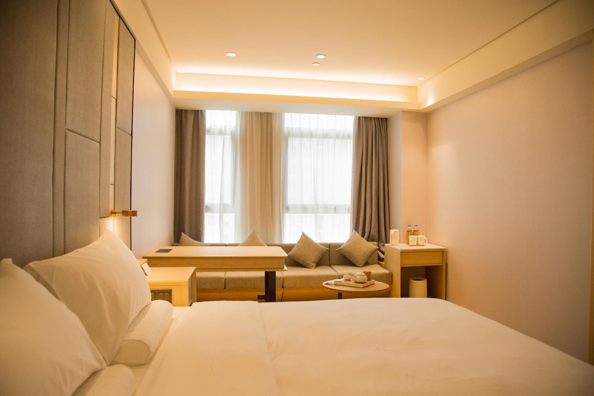 Business Queen Bed Room