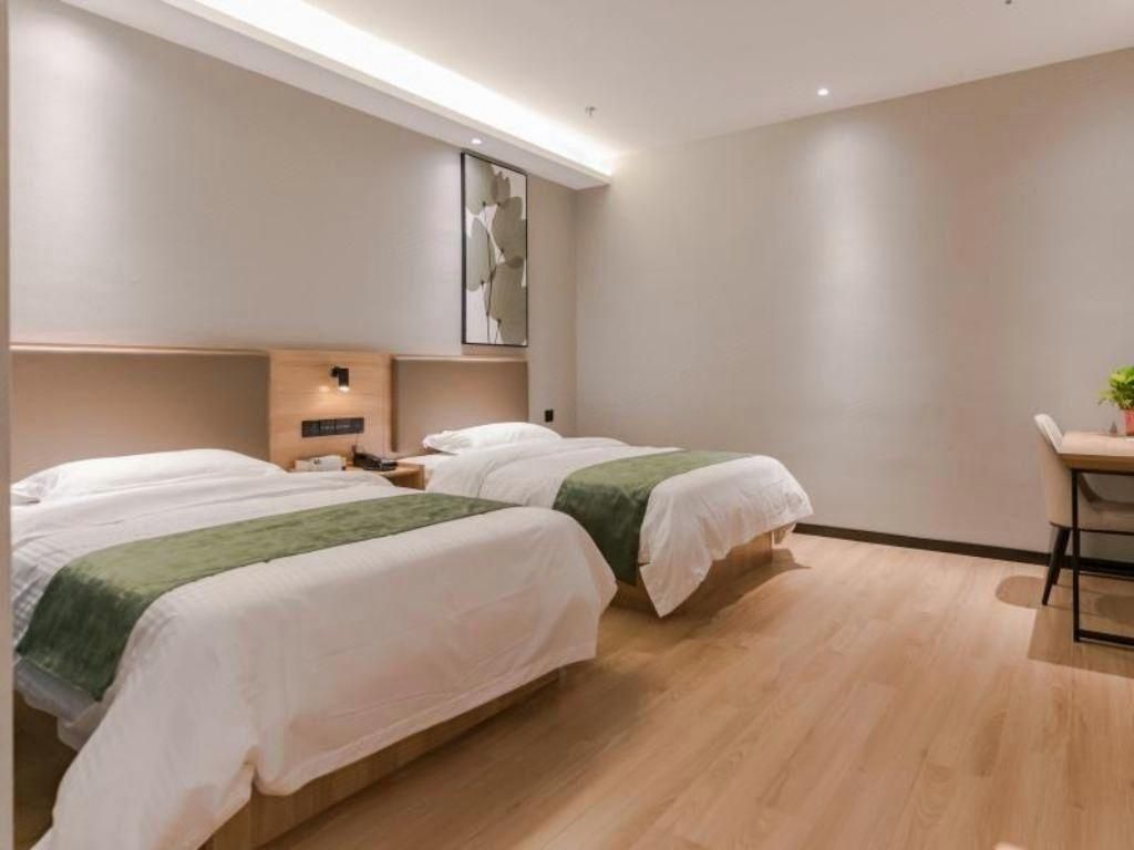 GTI - Family Room, Visual