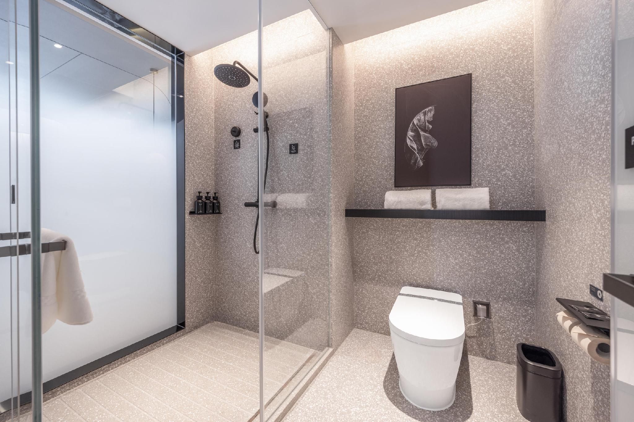Executive room, Guest room, 1 Queen