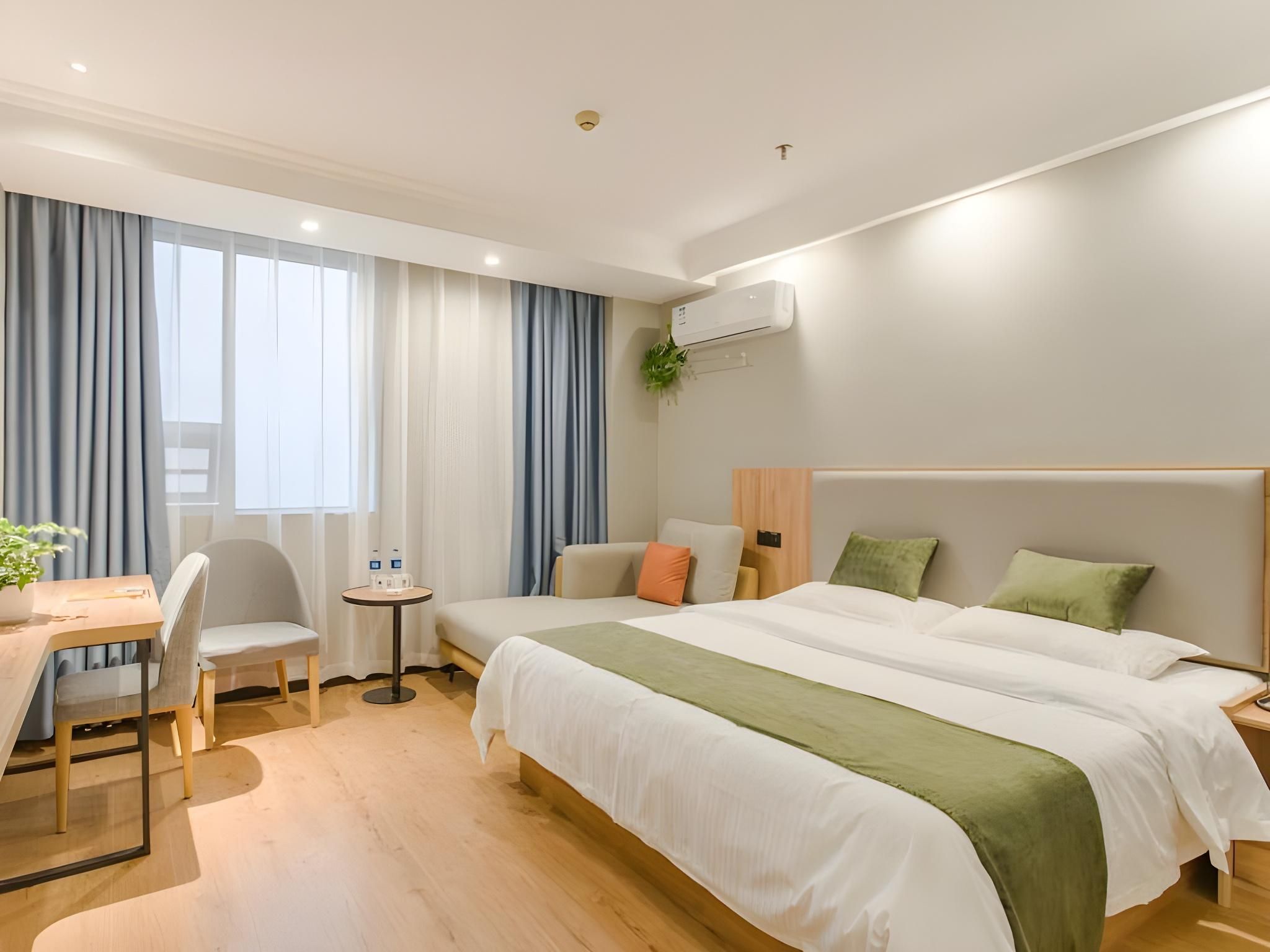 Business Queen Room