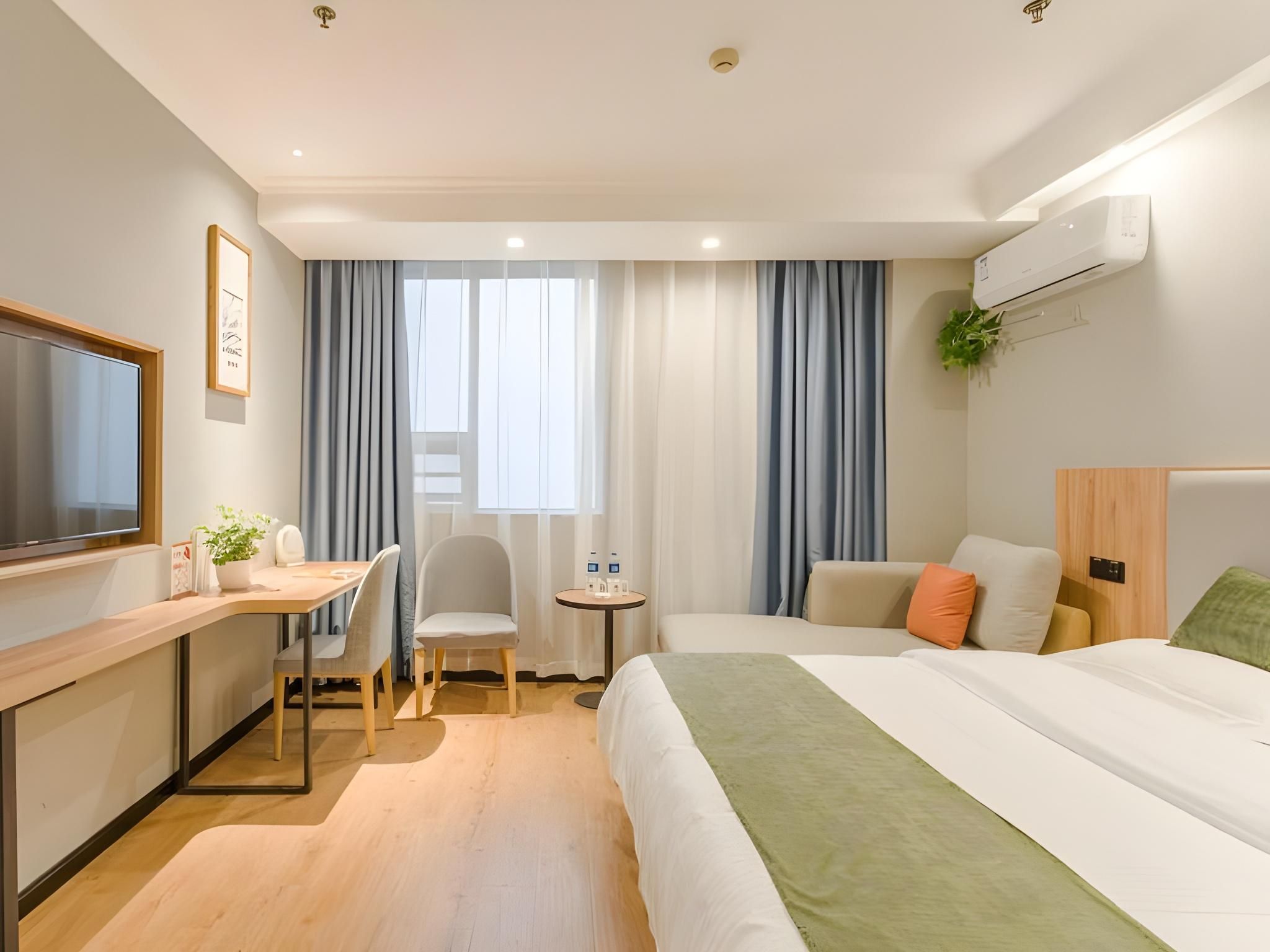 Business Queen Room