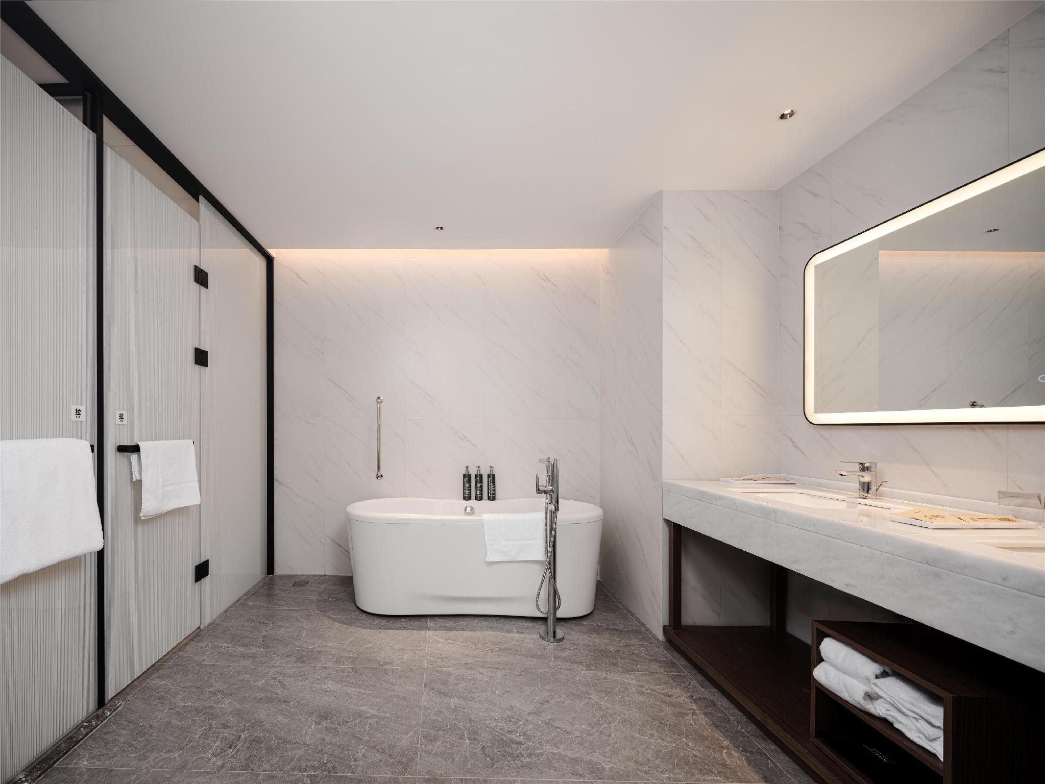 King Deluxe Suite