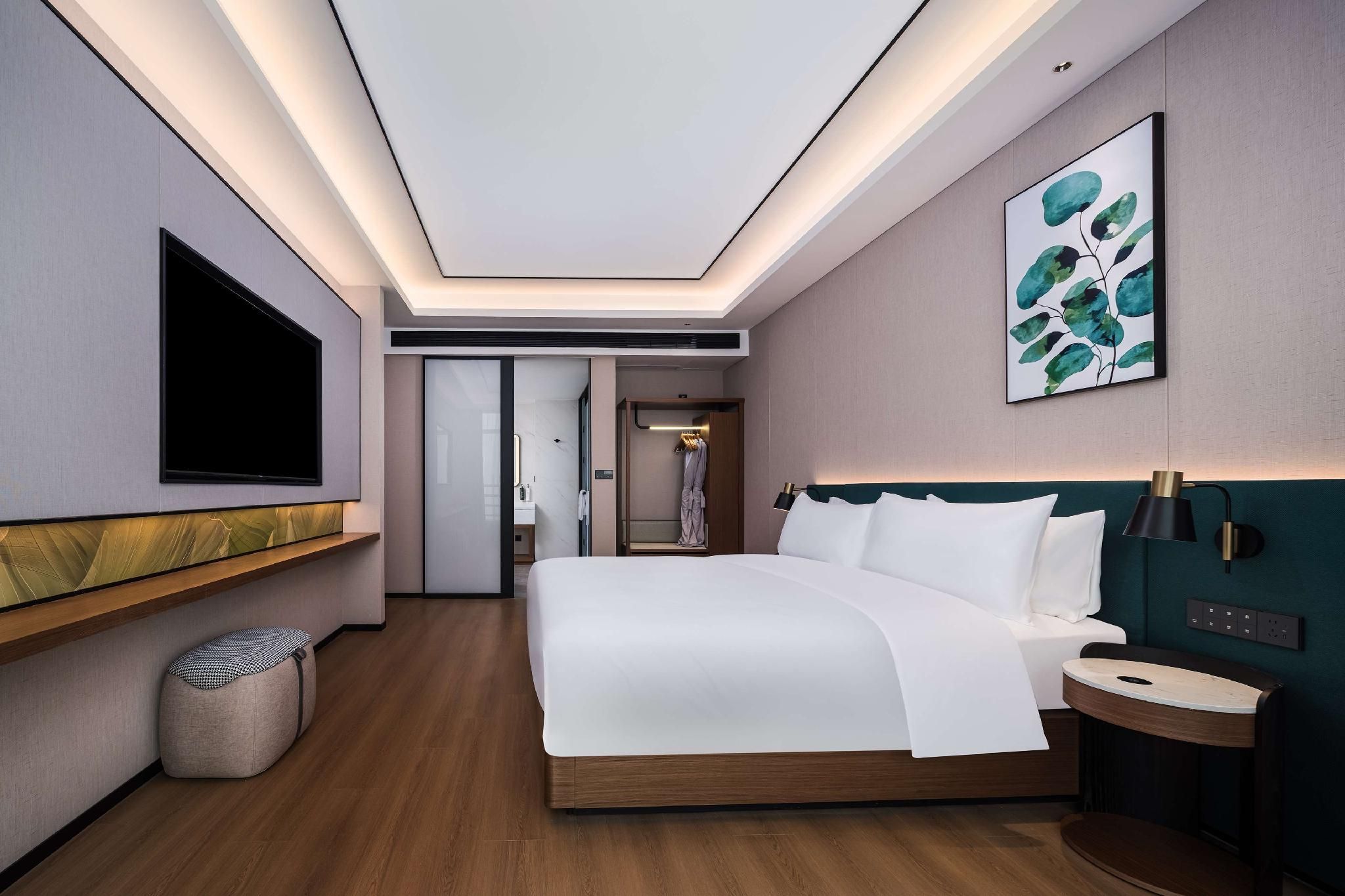 King One Bedroom Suite
