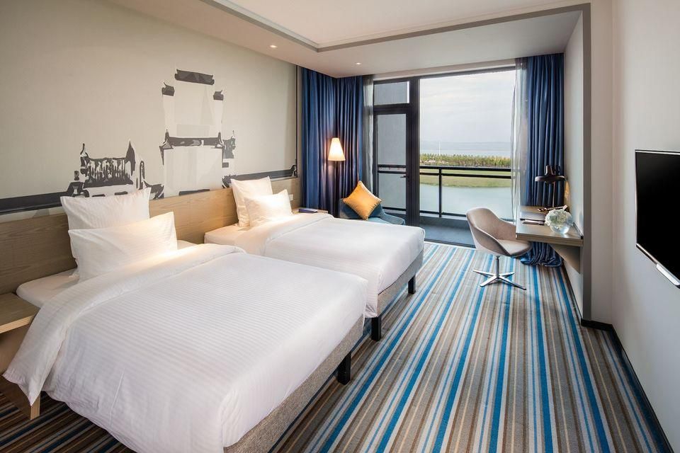 Deluxe Twin Room with Lake View