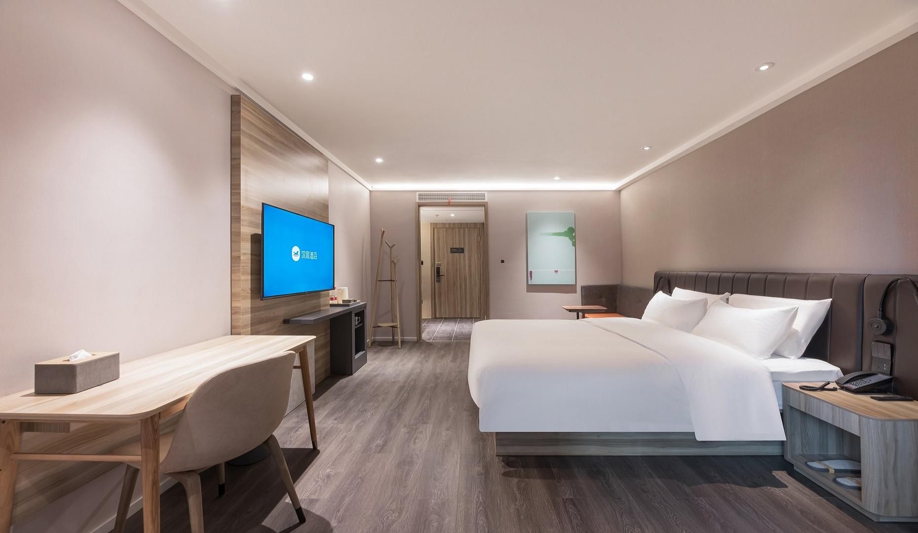 Business Queen Bed Room