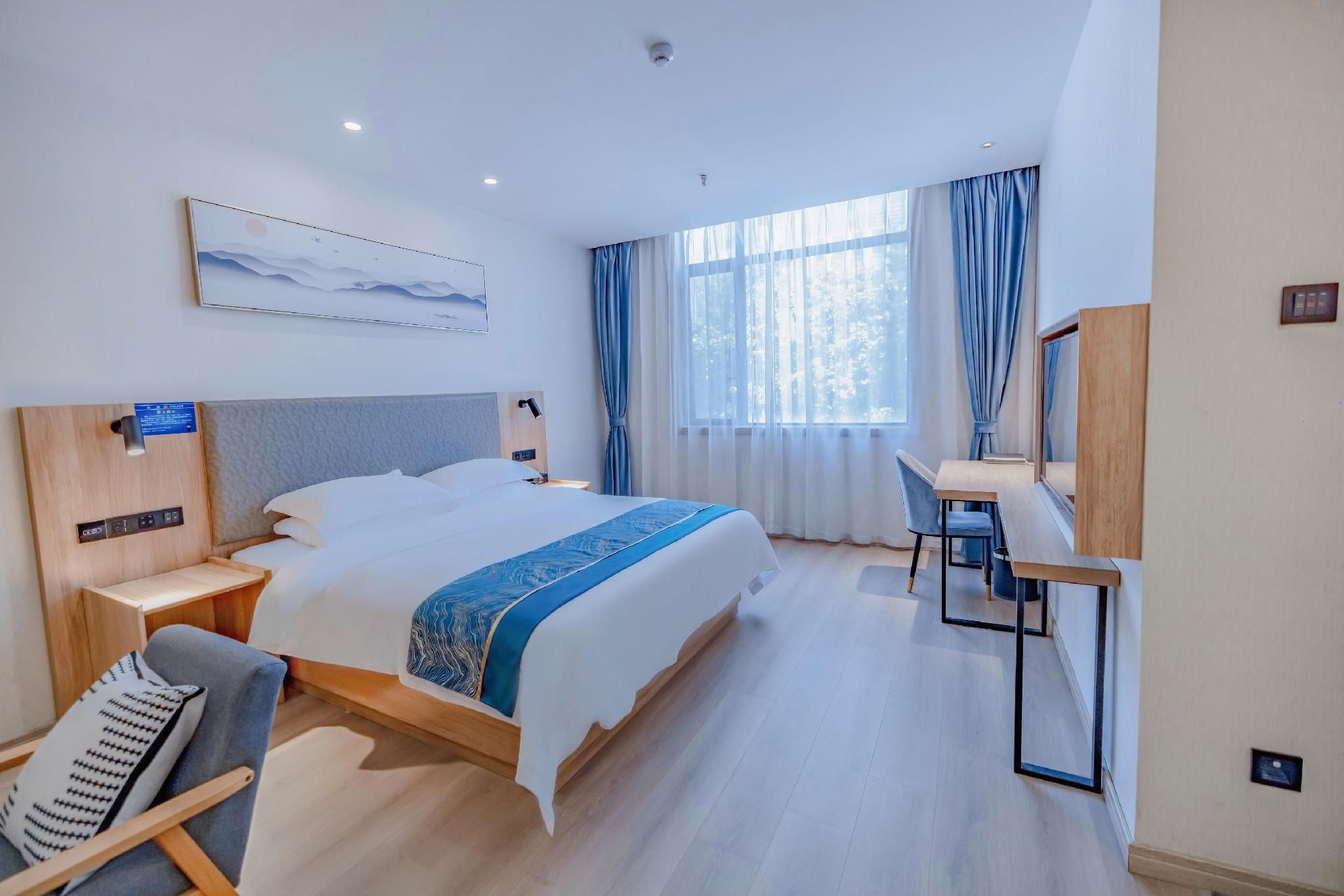 Deluxe Suite