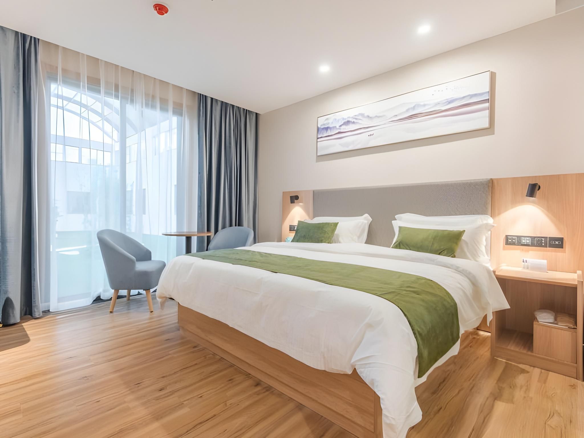 Hotel Queen Room