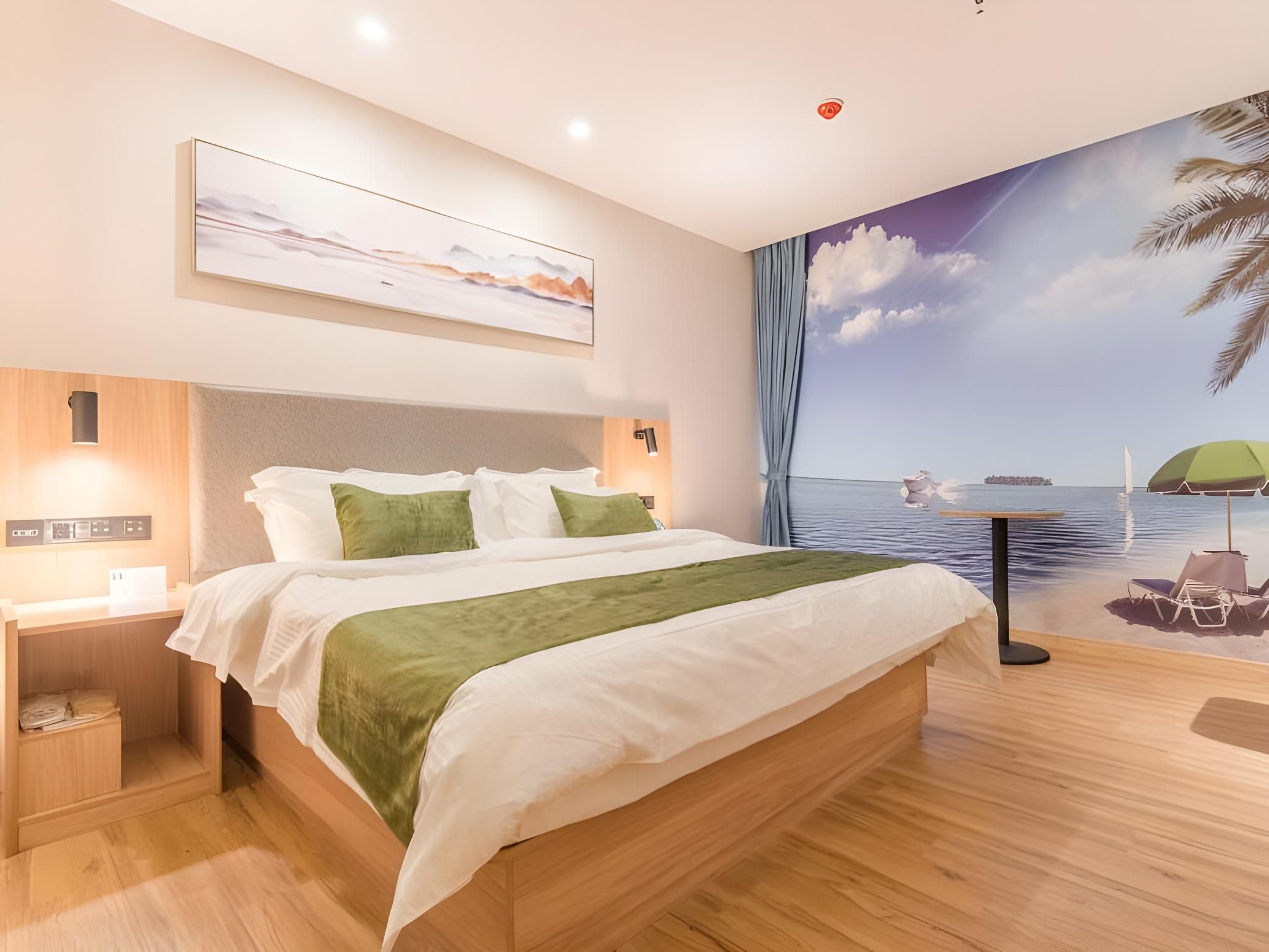 Feature Queen Room