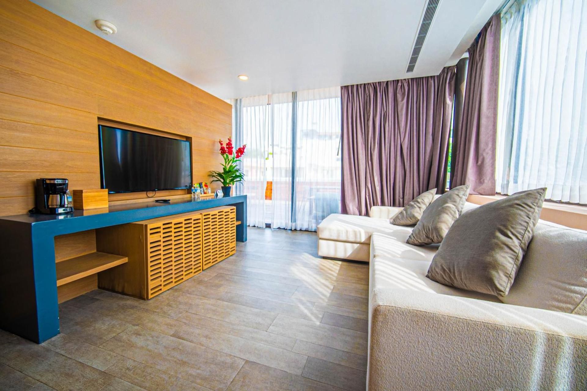 Master Suite-1 King Bed Adults Only