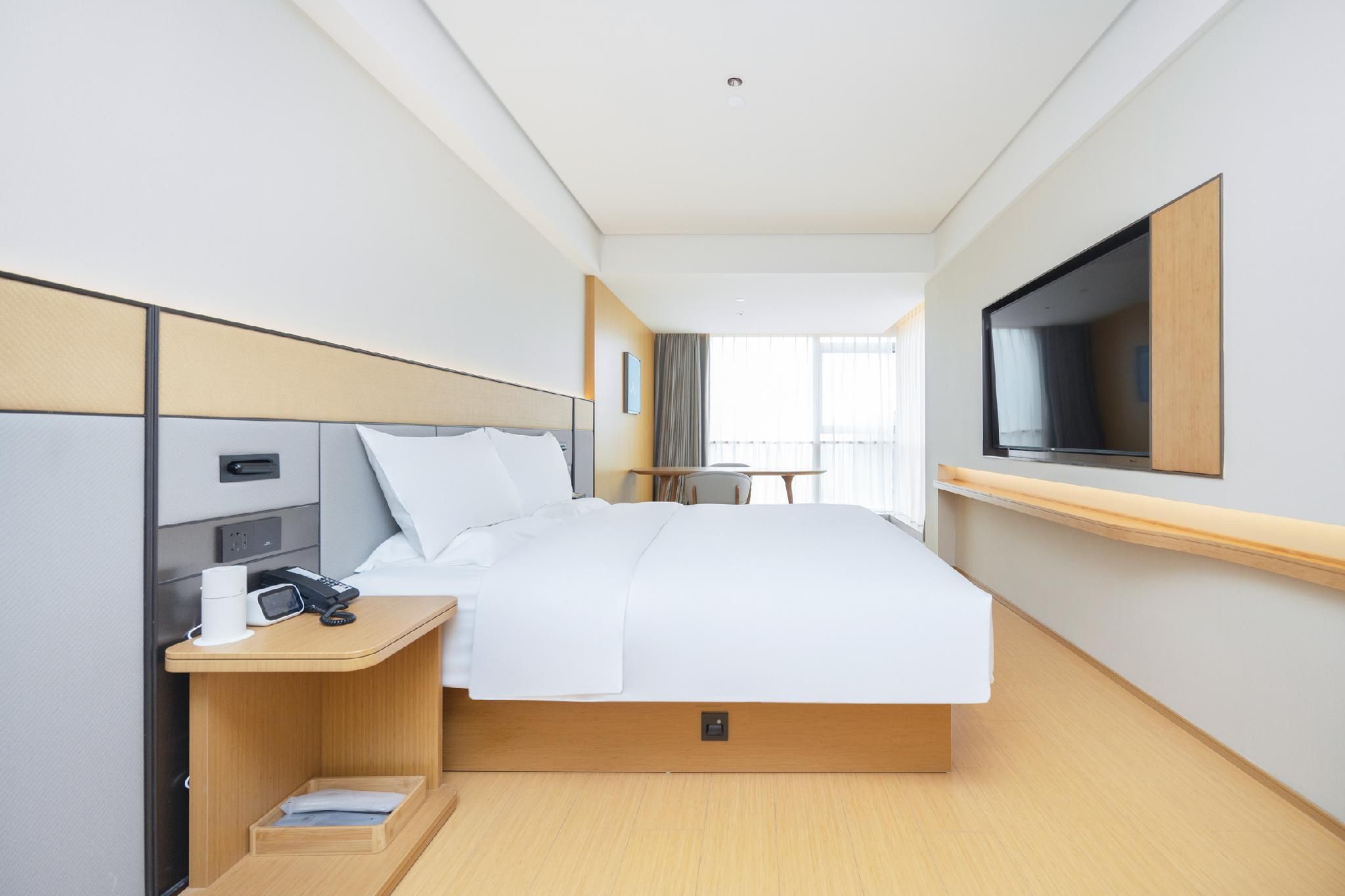 Business Queen Bed Room