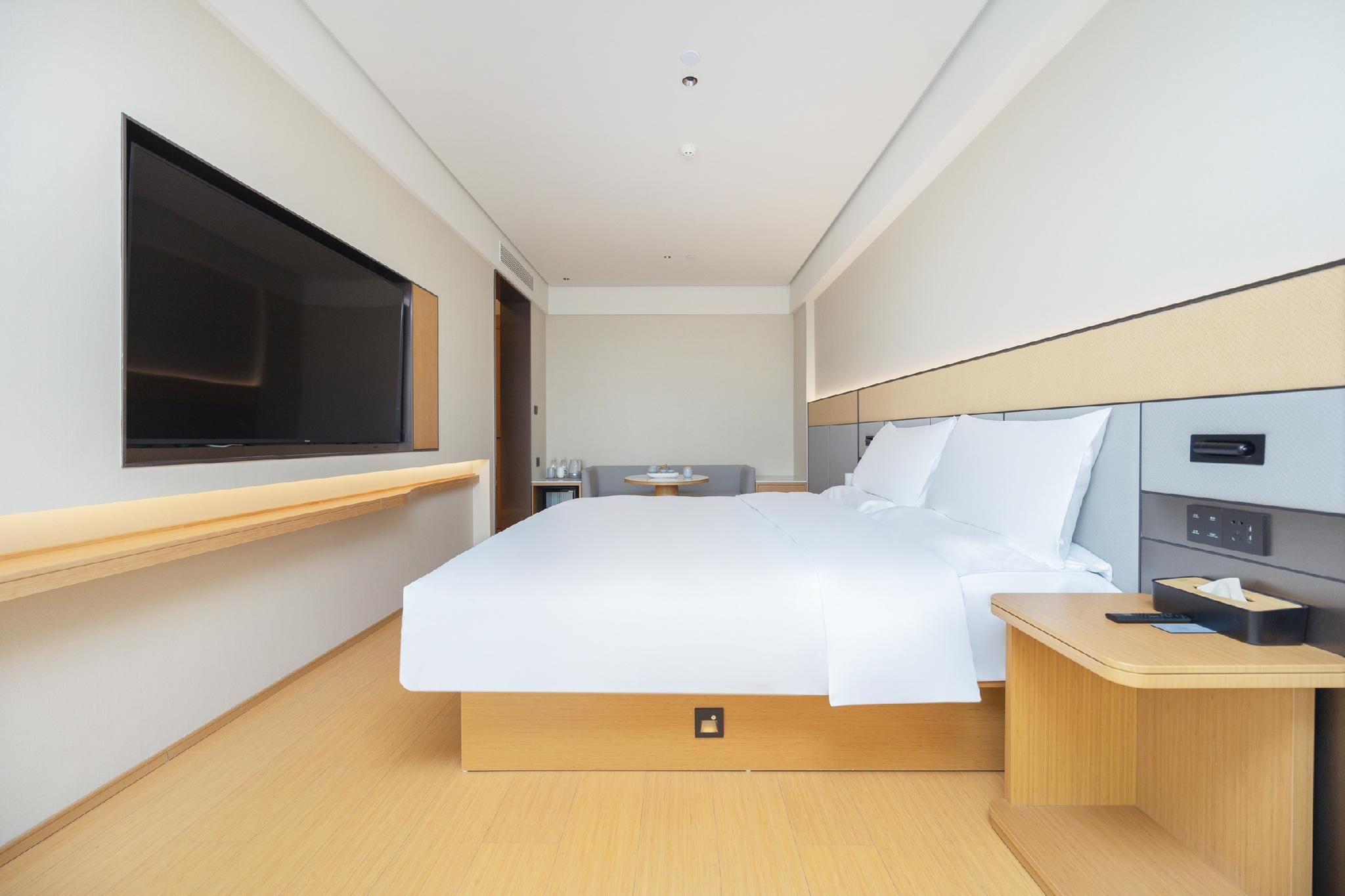 Business Queen Bed Room