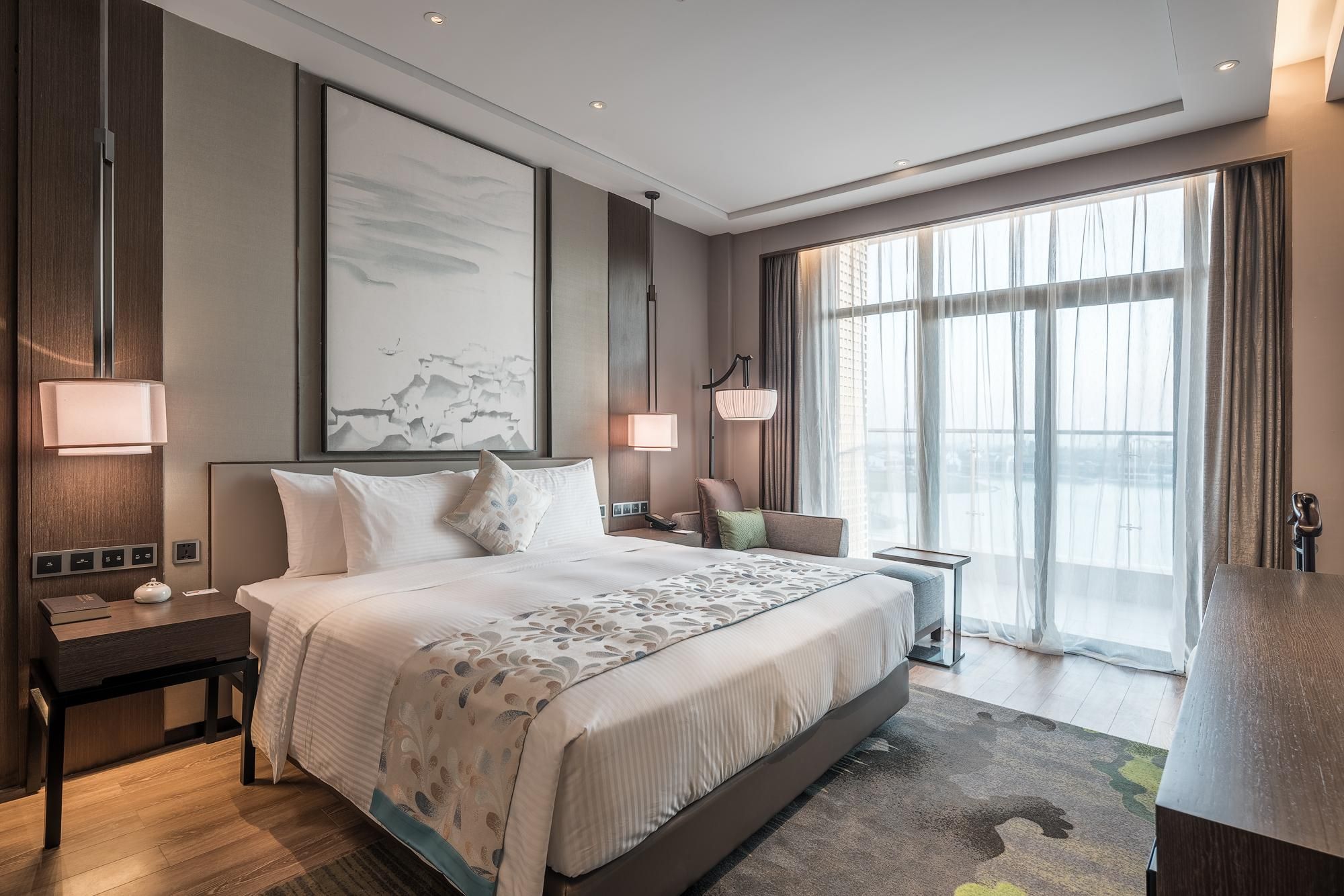 LEBANSHAN Hotel SUNAC Hefei Executive Queen Room with Lakeview and Balcony