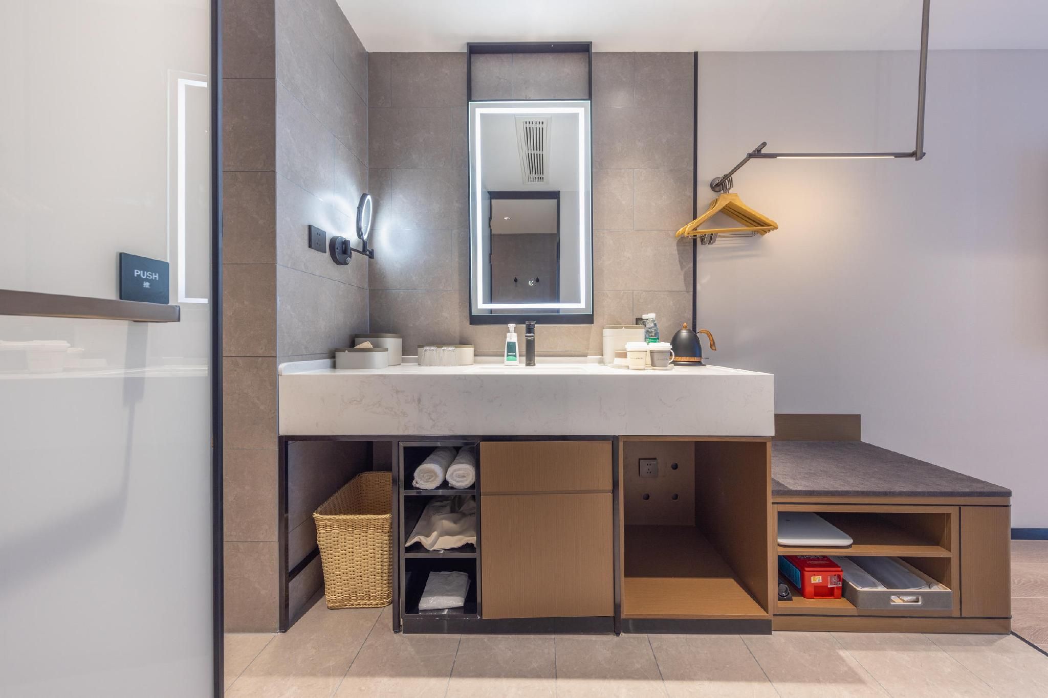 Executive room, Guest room, 1 Queen