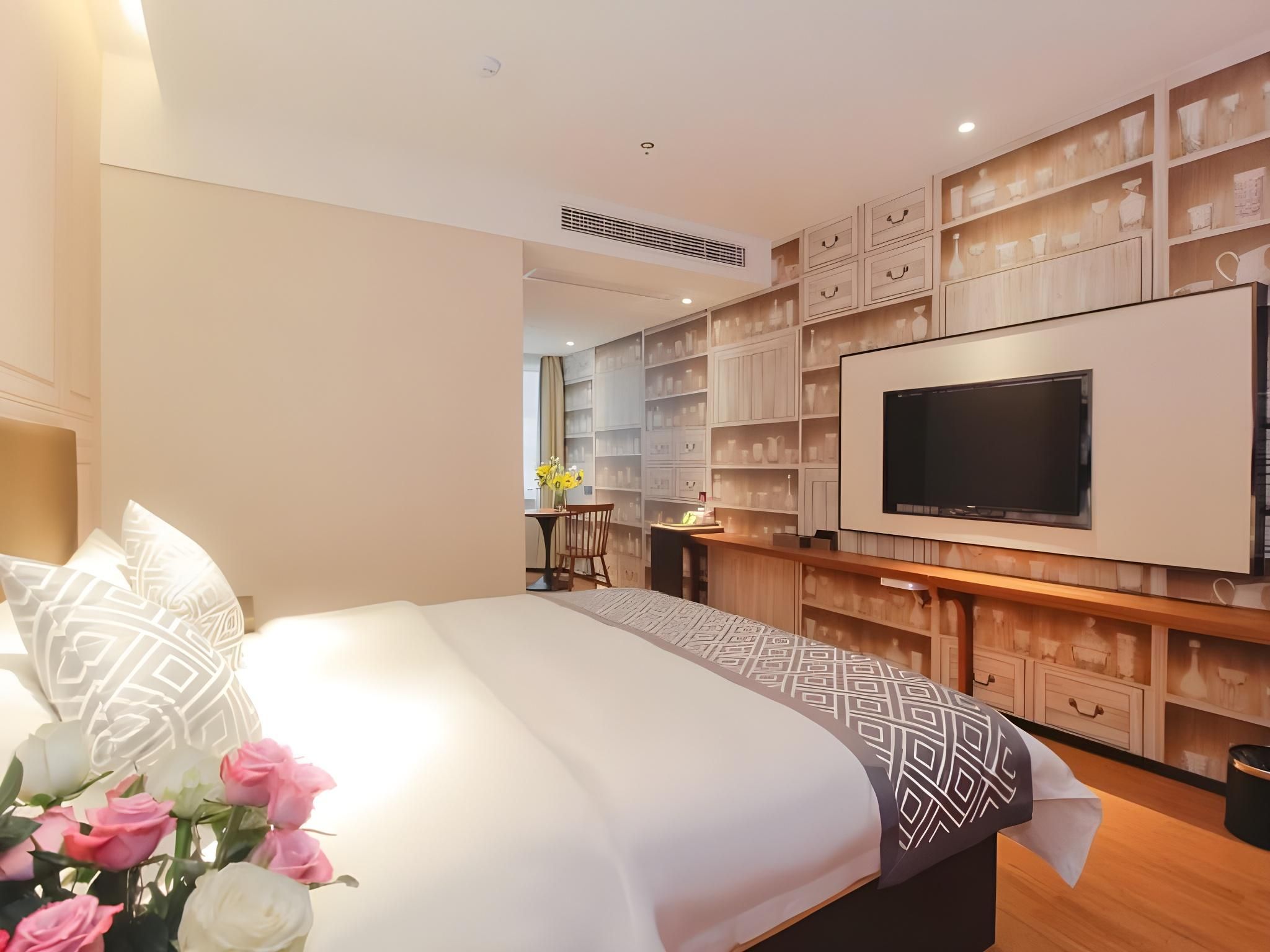 Feature Queen Room
