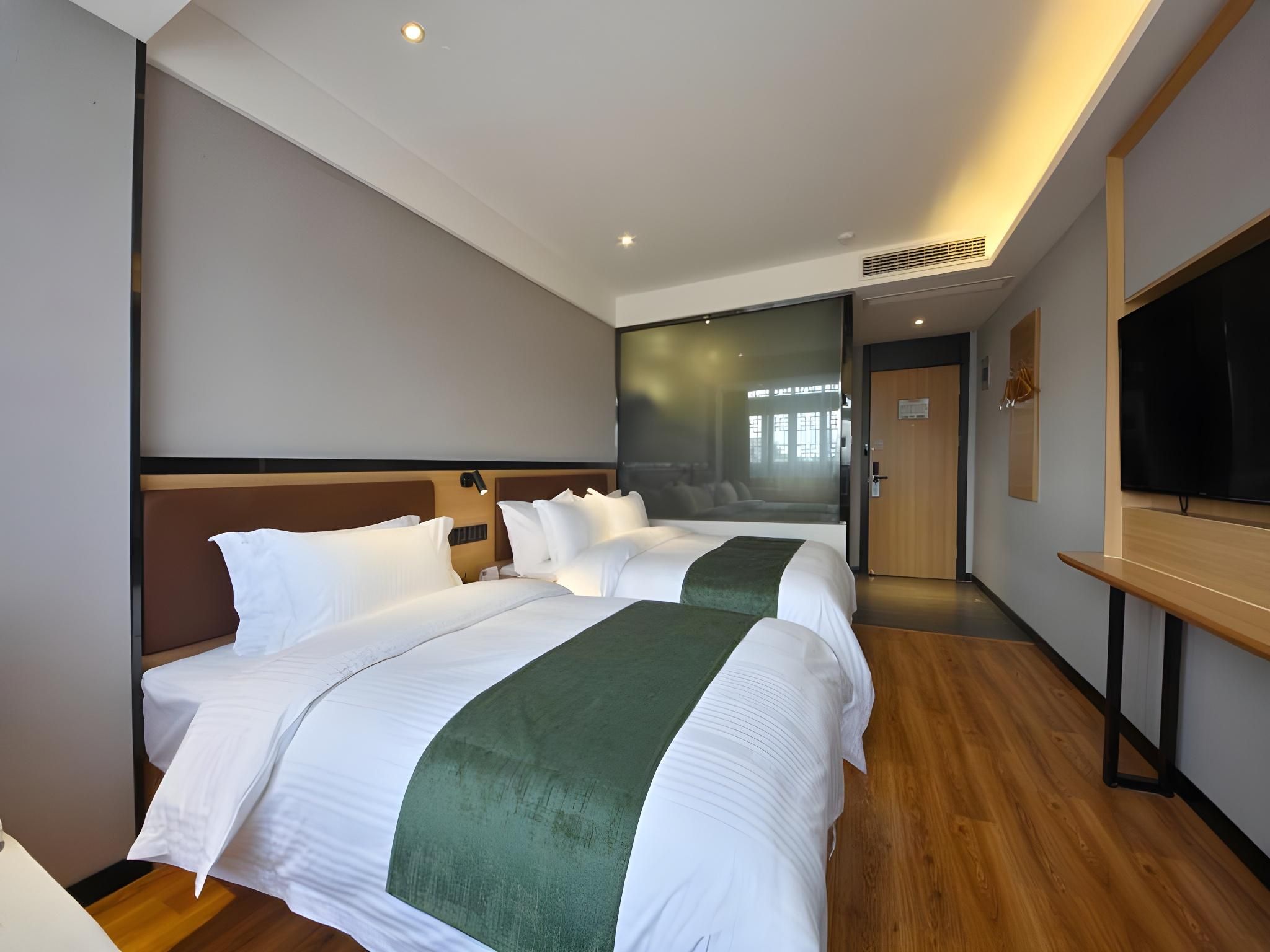 2 Bed Twin Superior Room