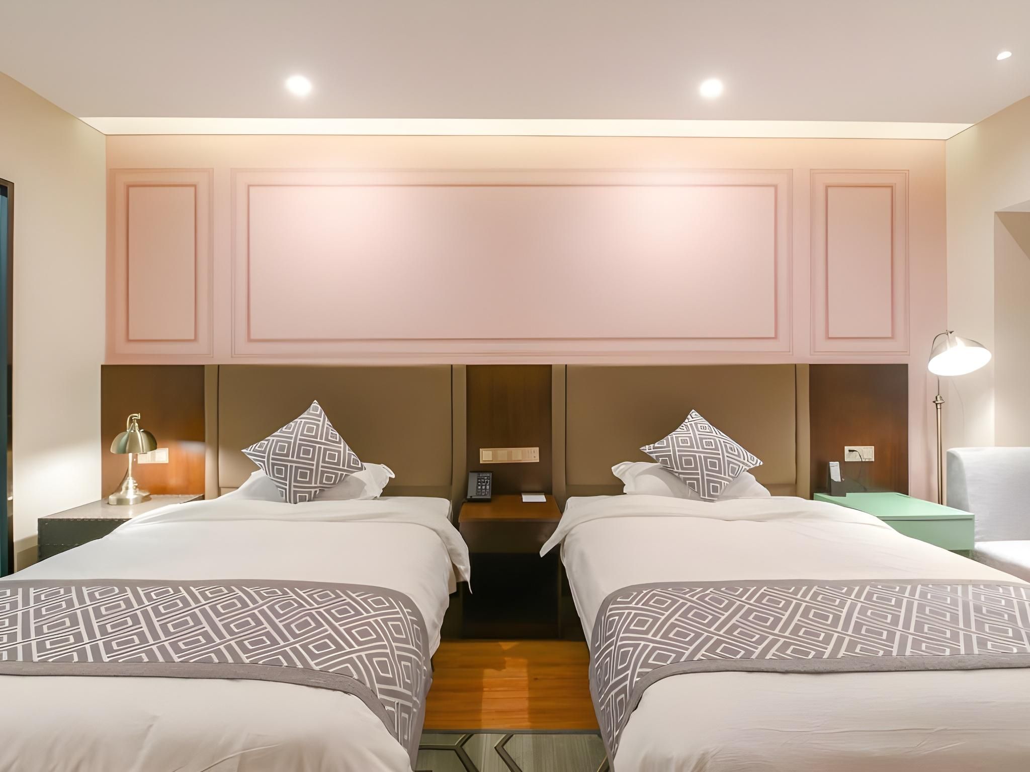 Twin Deluxe Room