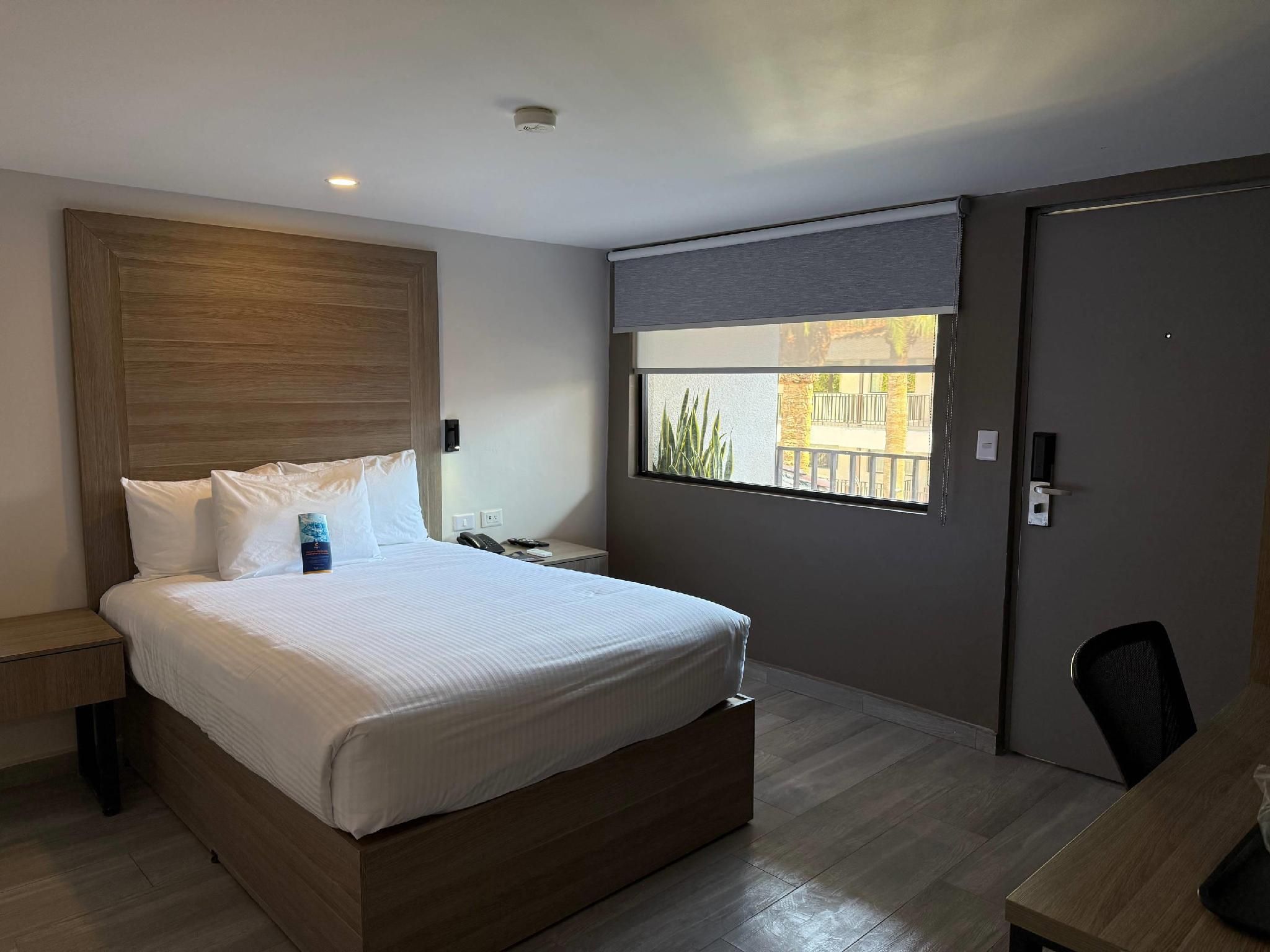 2 Double Beds, Nonsmoking, Accessible